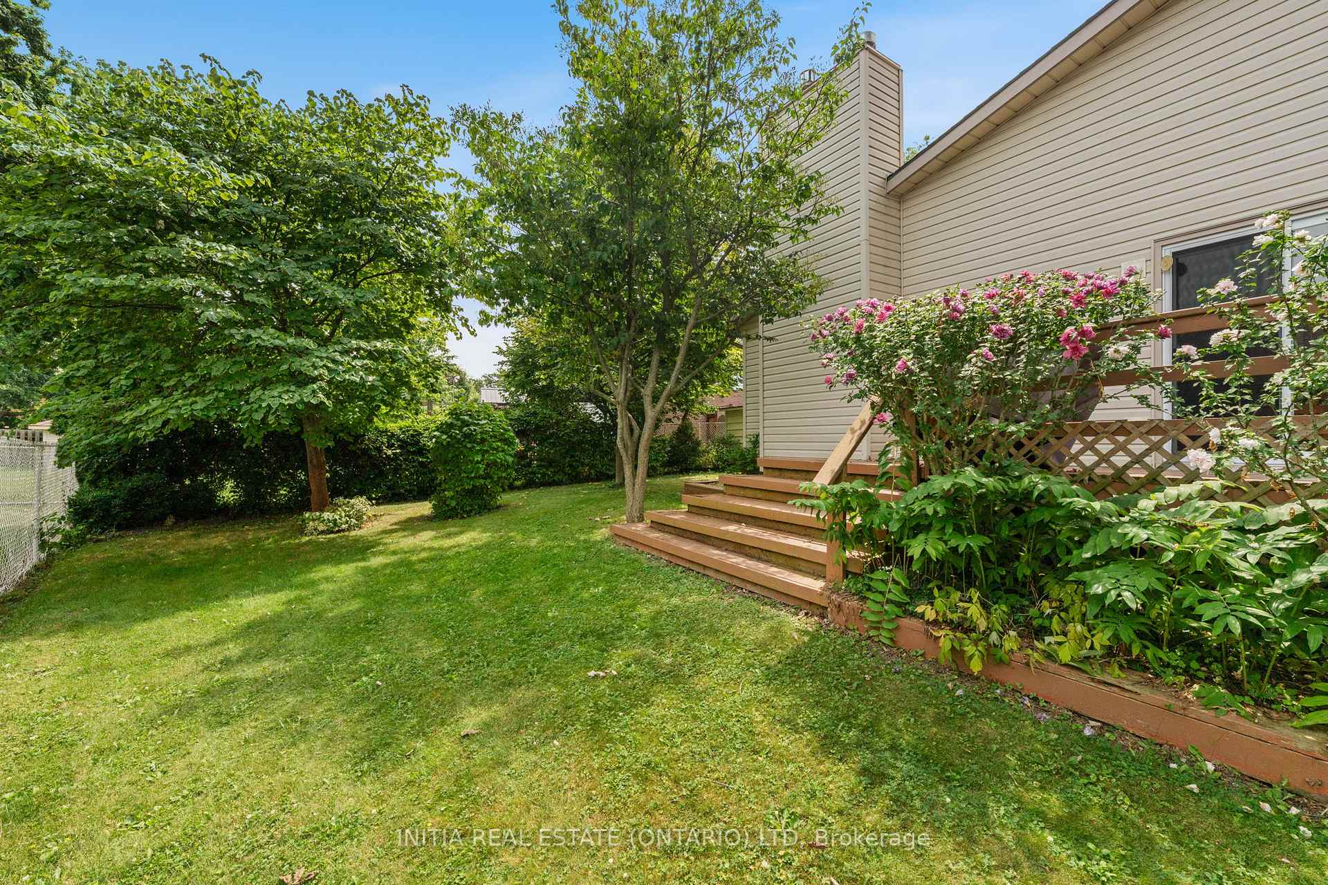 Photo 36 of 330 Willow Crescent, St. Clair — HOMEH