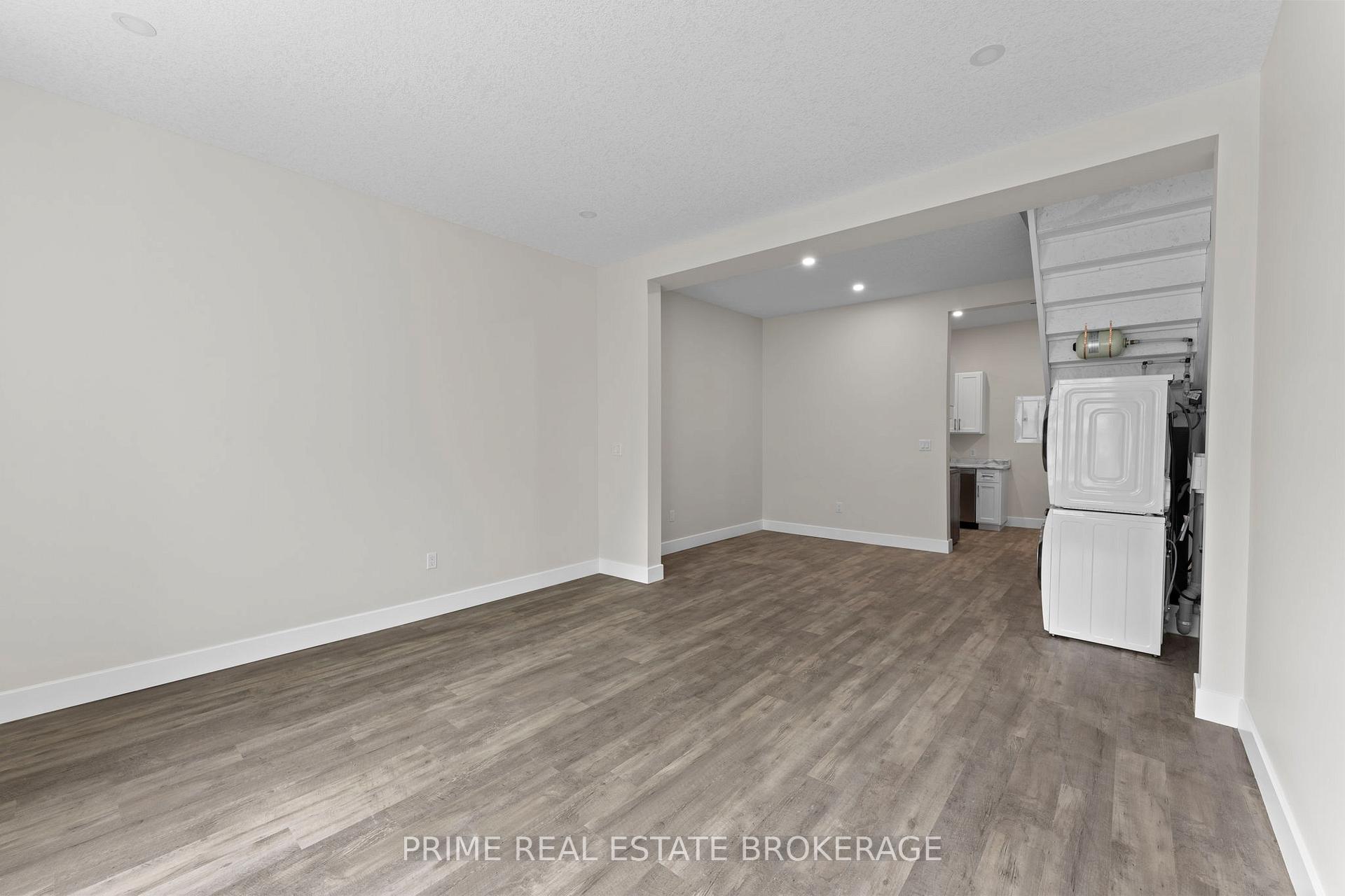 Photo 14 of Unit 5, 539 Talbot Street, St. Thomas — HOMEH
