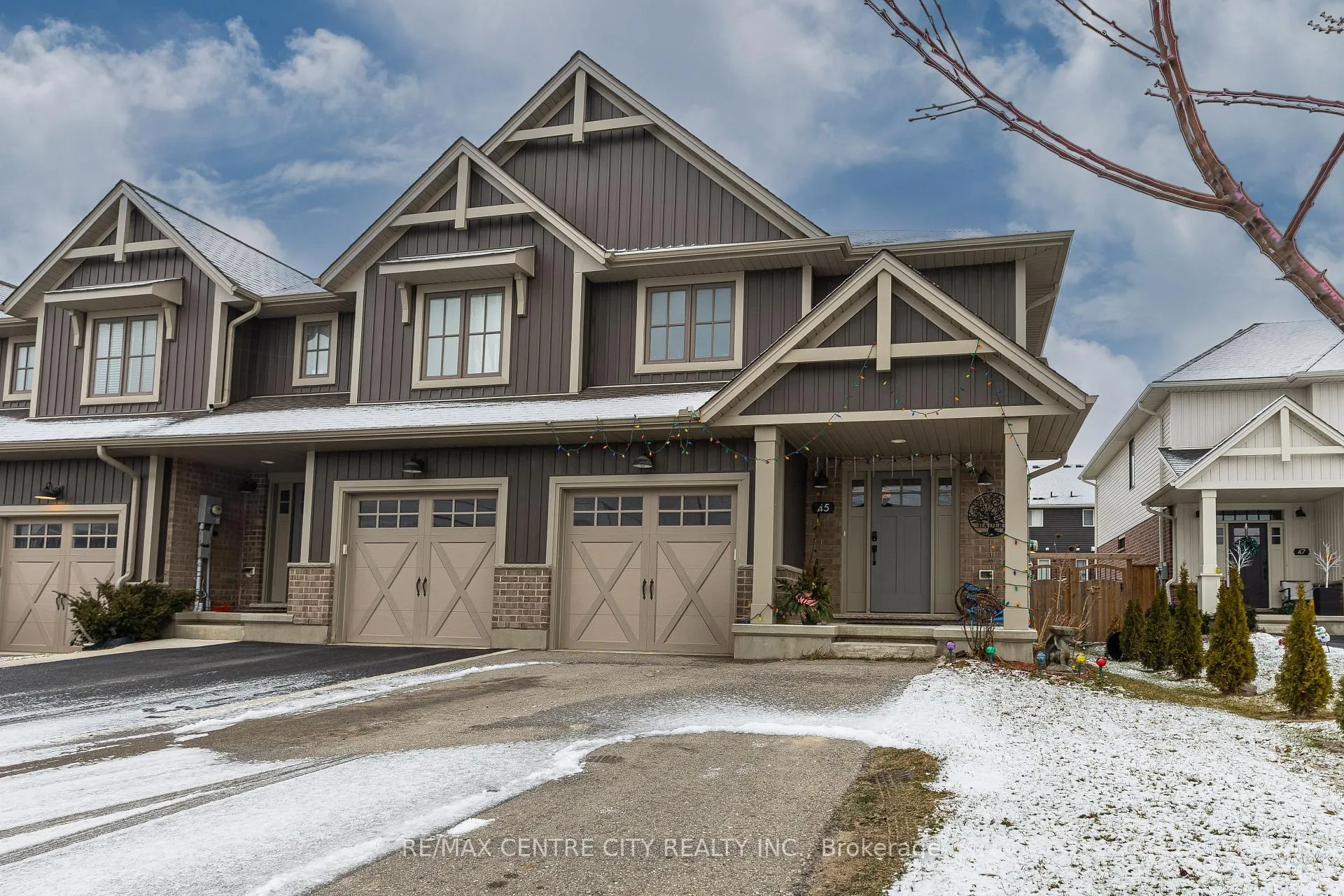 Photo 2 of 45 Charter Creek Court, St. Thomas — HOMEH