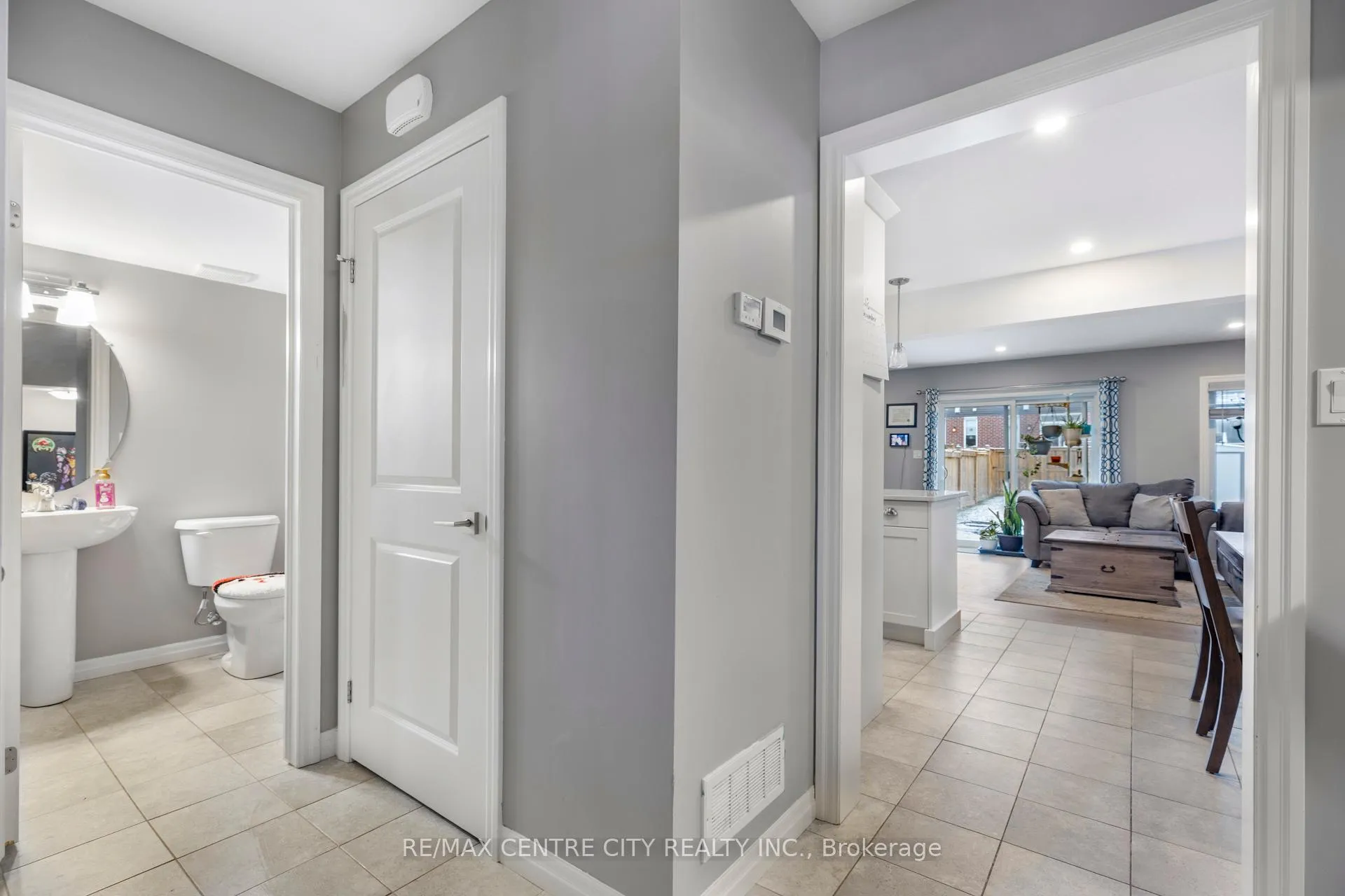 Photo 6 of 45 Charter Creek Court, St. Thomas — HOMEH