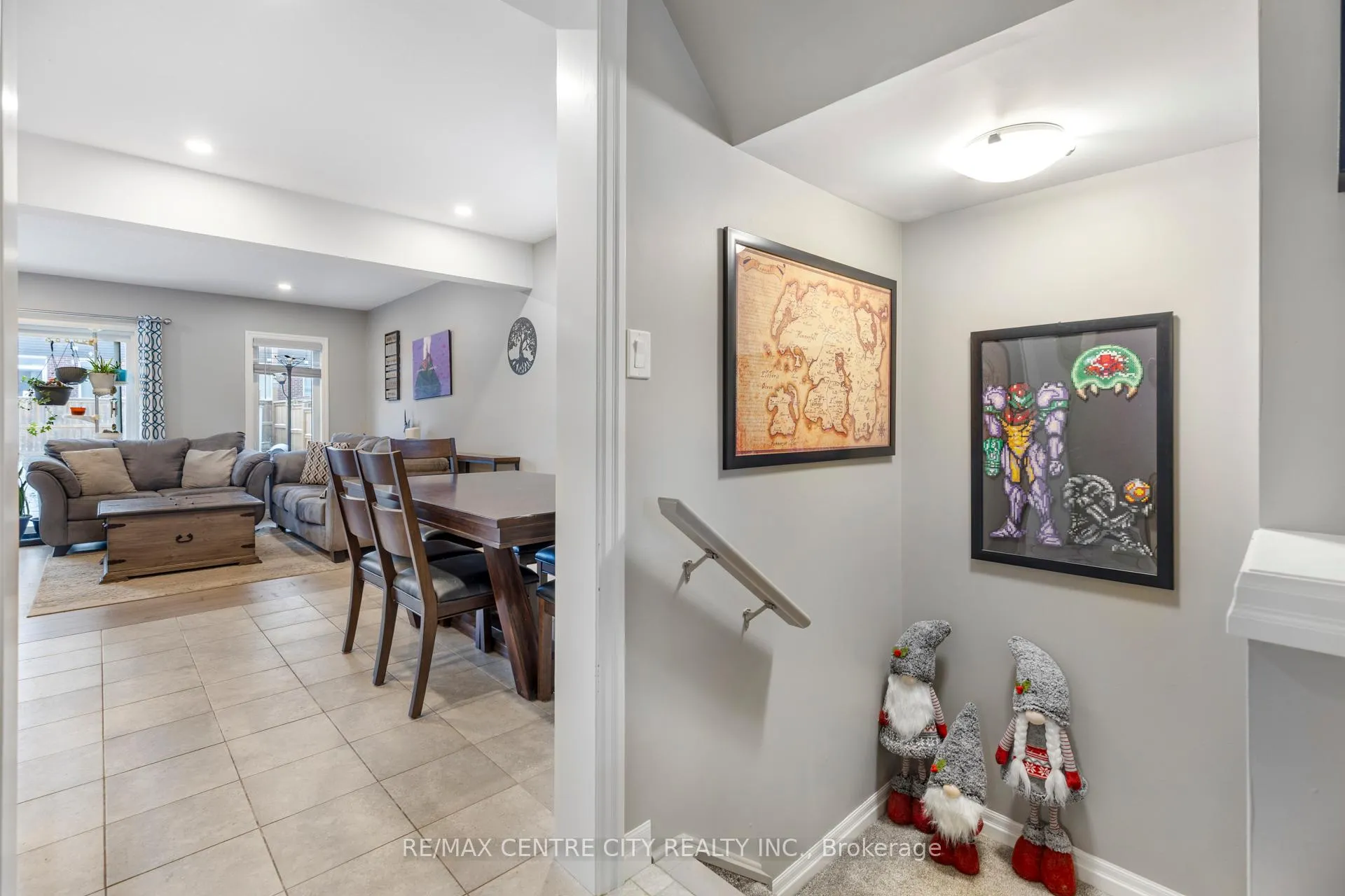 Photo 8 of 45 Charter Creek Court, St. Thomas — HOMEH