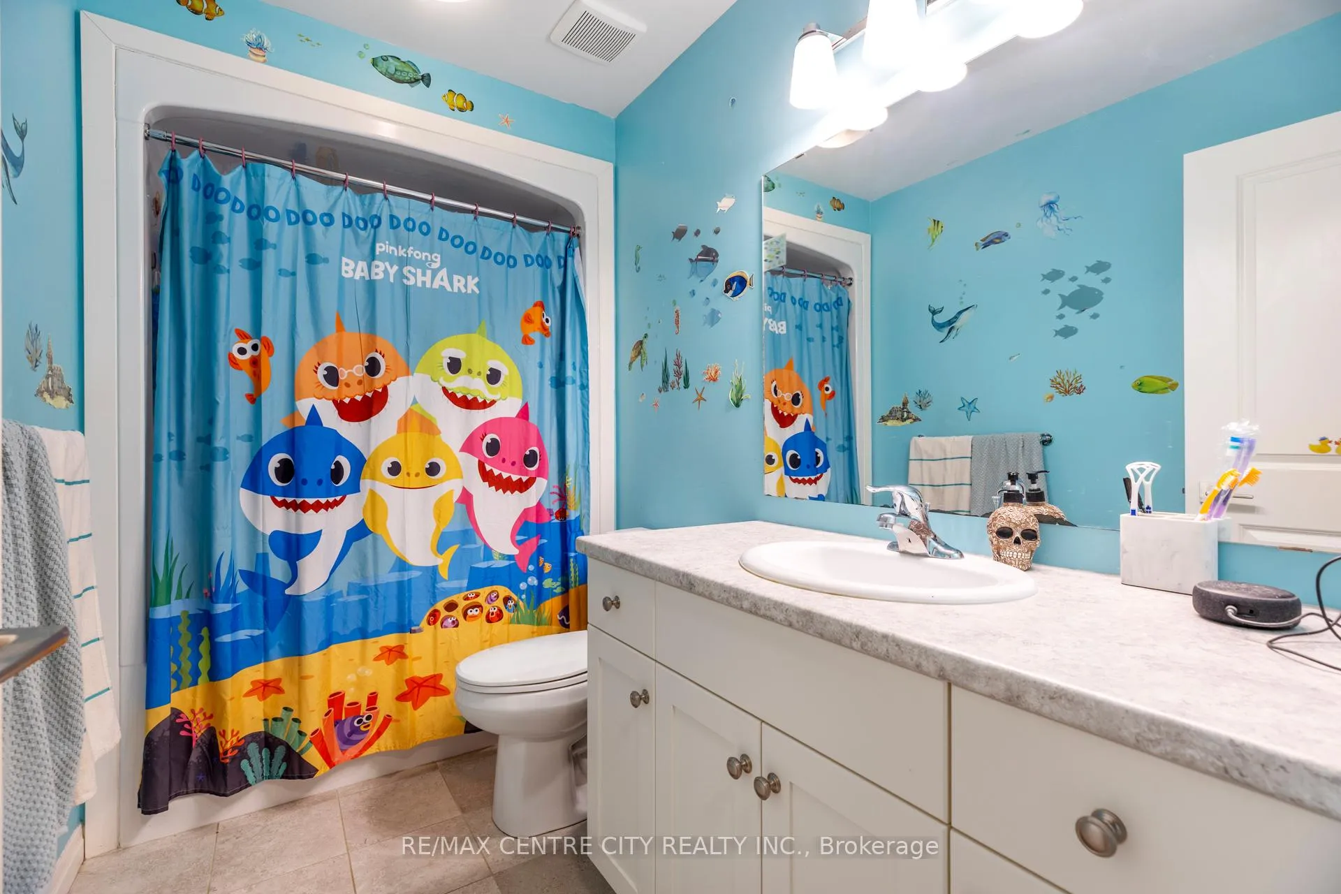 Photo 20 of 45 Charter Creek Court, St. Thomas — HOMEH