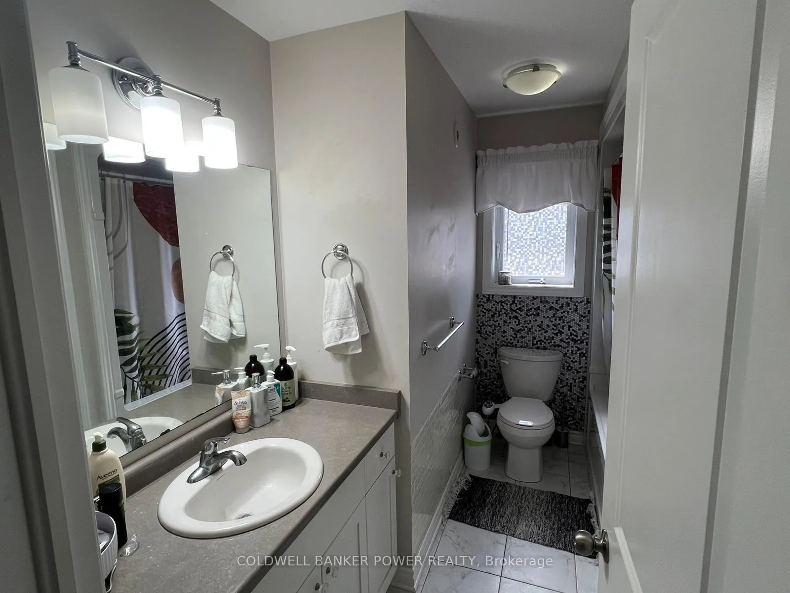 Photo 7 of 11 Ashberry Place, St. Thomas — HOMEH