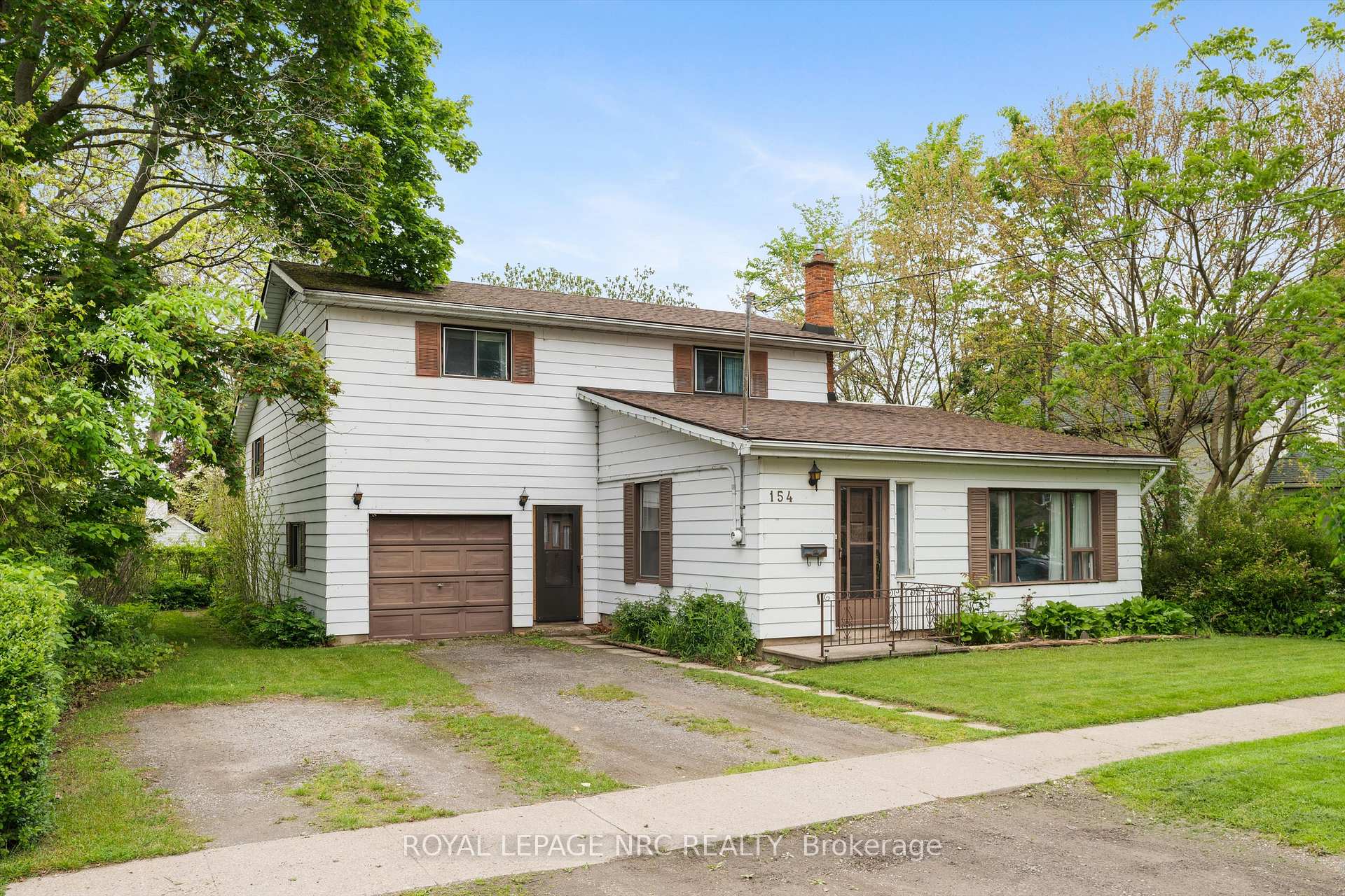 Photo 2 of 154 Dalhousie Avenue, St. Catharines, Port Dalhousie — HOMEH