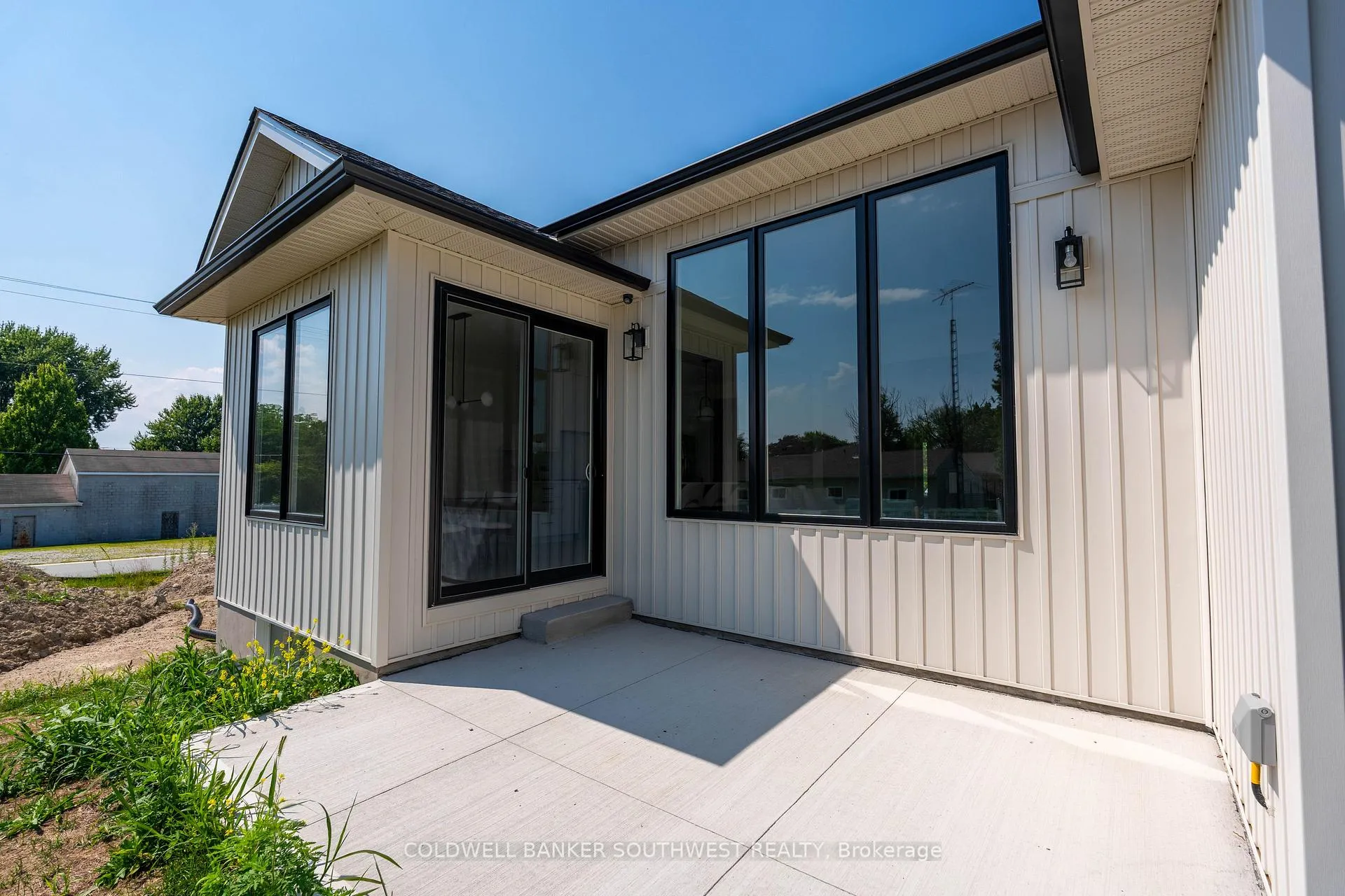 Photo 5 of 103 Sutherland Drive, St. Clair — HOMEH