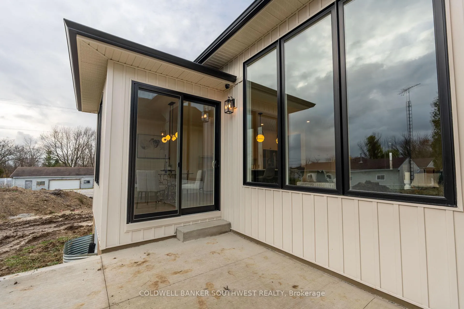 Photo 12 of 103 Sutherland Drive, St. Clair — HOMEH
