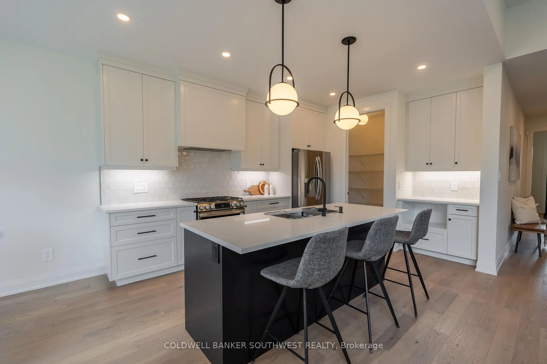 Photo 20 of 103 Sutherland Drive, St. Clair — HOMEH