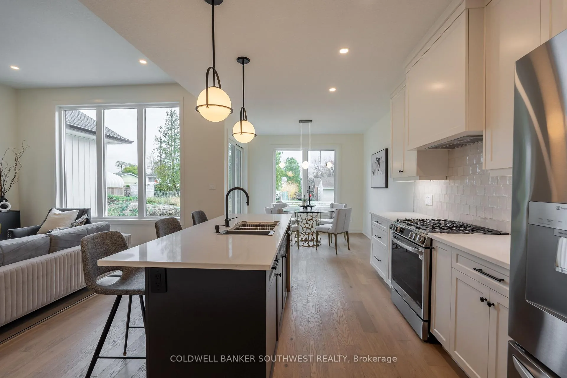 Photo 21 of 103 Sutherland Drive, St. Clair — HOMEH