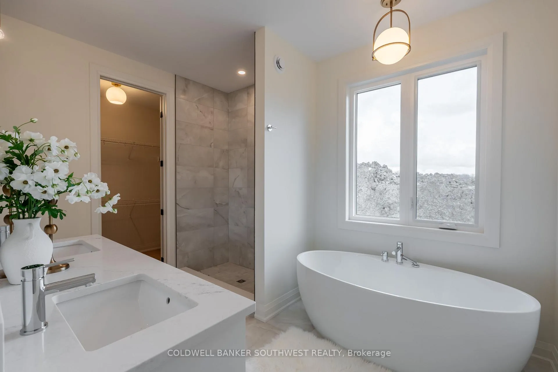 Photo 35 of 103 Sutherland Drive, St. Clair — HOMEH