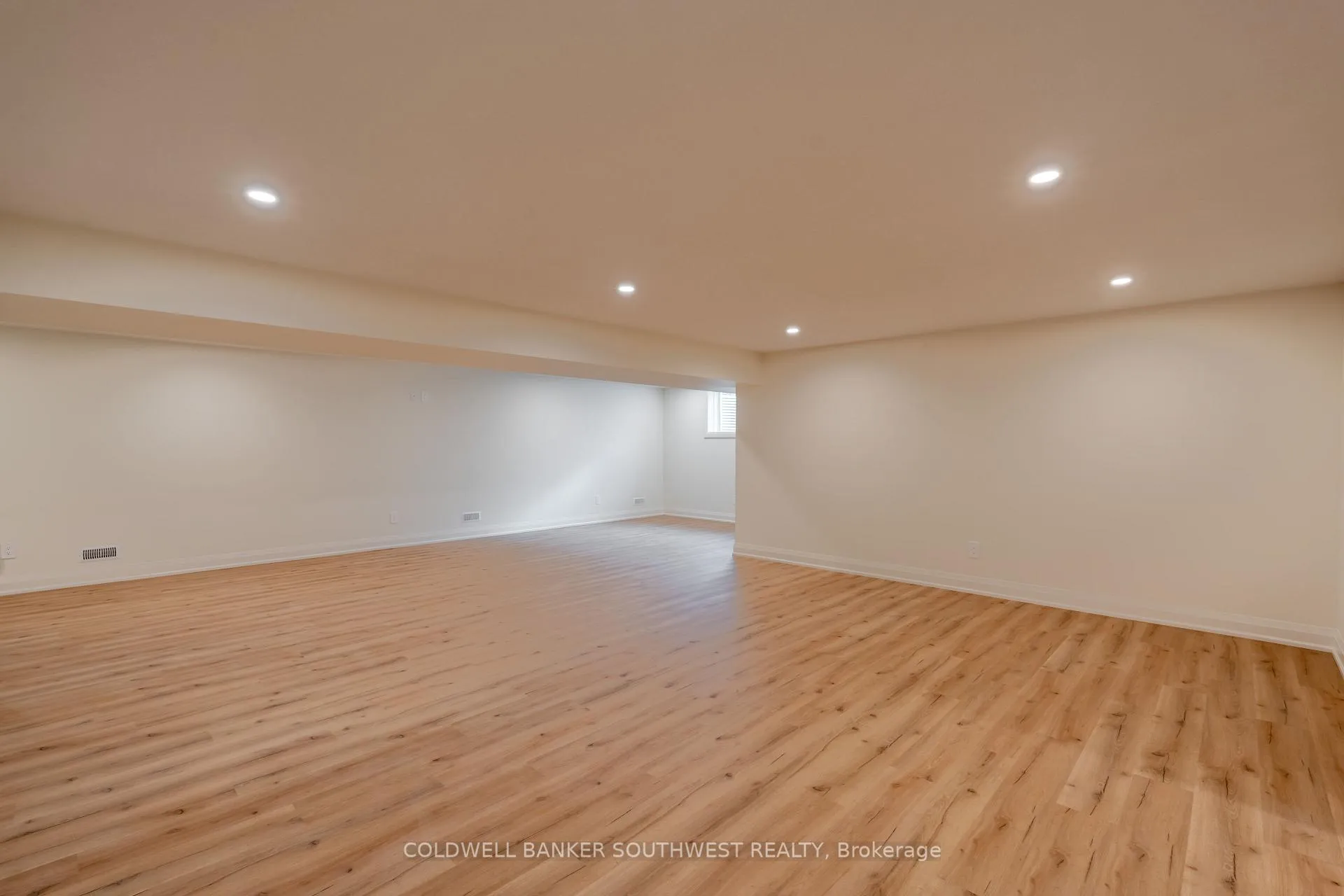 Photo 40 of 103 Sutherland Drive, St. Clair — HOMEH