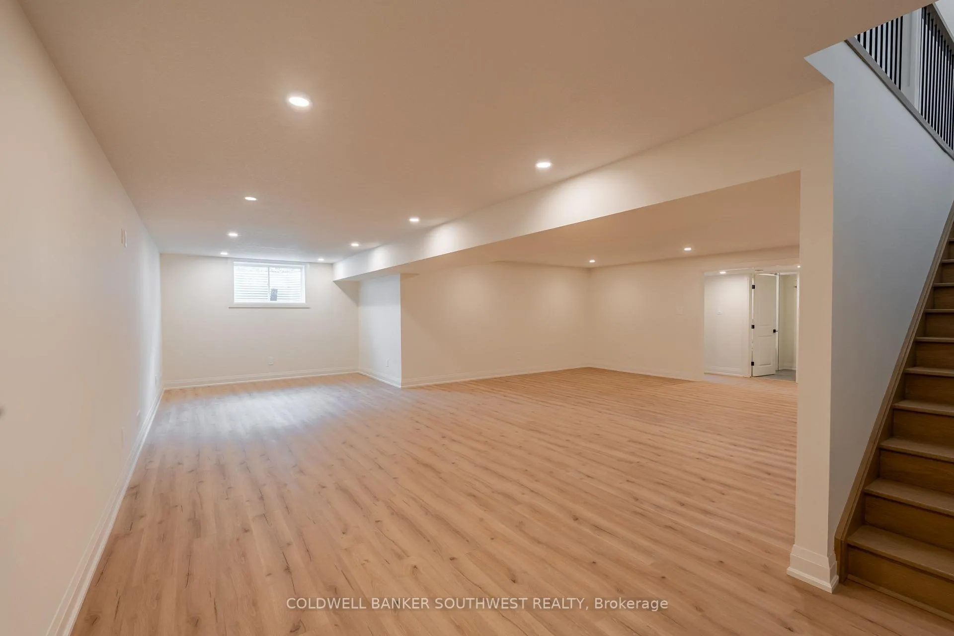 Photo 41 of 103 Sutherland Drive, St. Clair — HOMEH