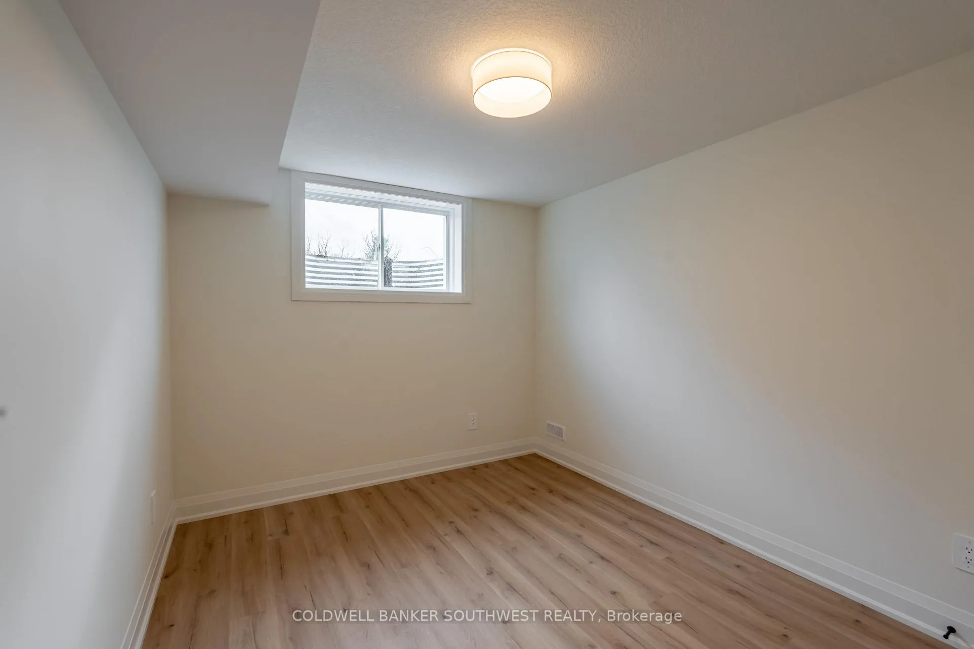 Photo 45 of 103 Sutherland Drive, St. Clair — HOMEH