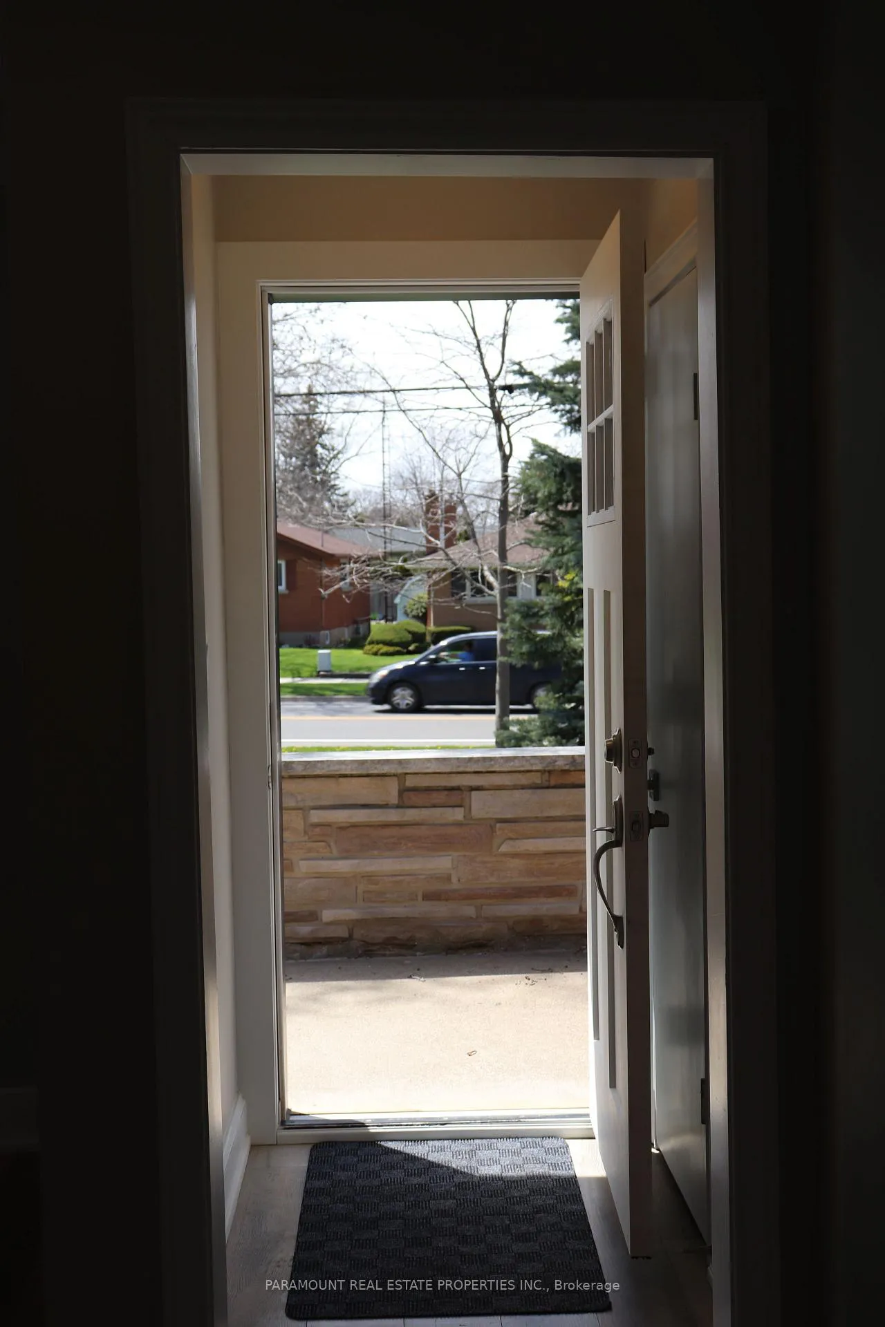 Photo 6 of Unit Upper Level Apartment, 528 Geneva Street, St. Catharines, Vine/Linwell — HOMEH
