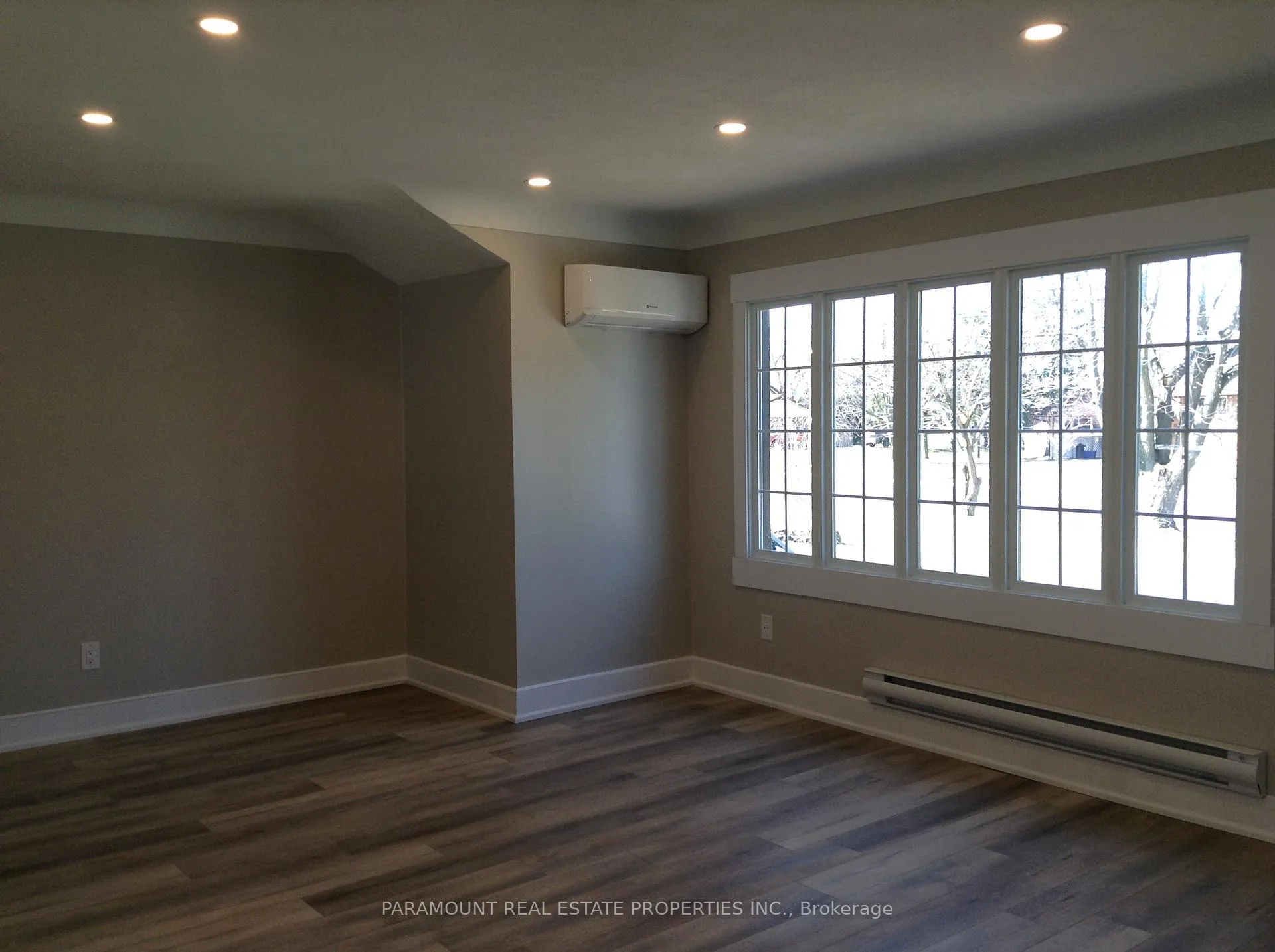 Photo 7 of Unit Upper Level Apartment, 528 Geneva Street, St. Catharines, Vine/Linwell — HOMEH
