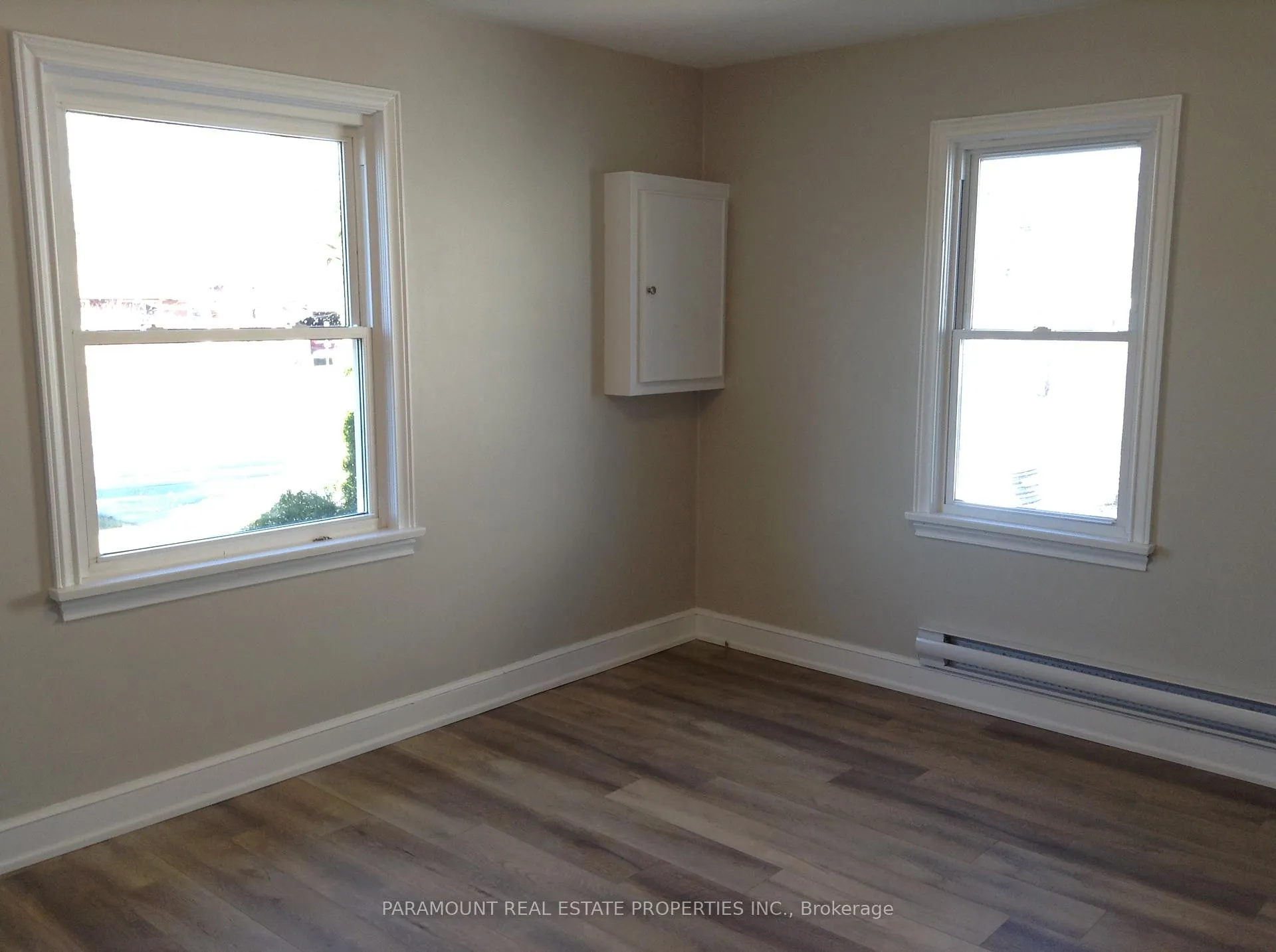 Photo 20 of Unit Upper Level Apartment, 528 Geneva Street, St. Catharines, Vine/Linwell — HOMEH