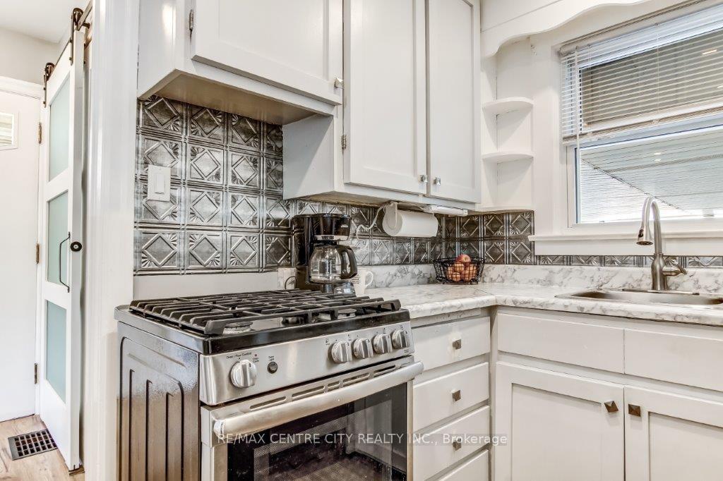 Photo 5 of 26 Brock Street, St. Thomas — HOMEH