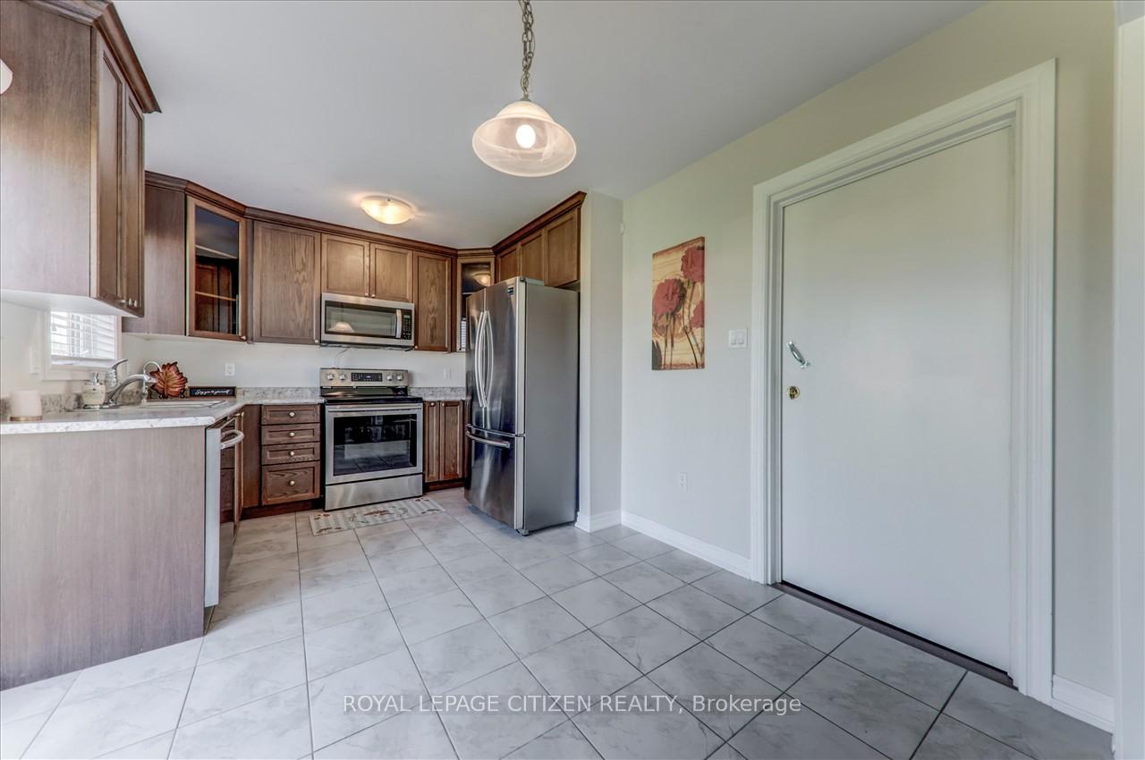 Photo 11 of 304 Van Dusen Avenue, Southgate — HOMEH
