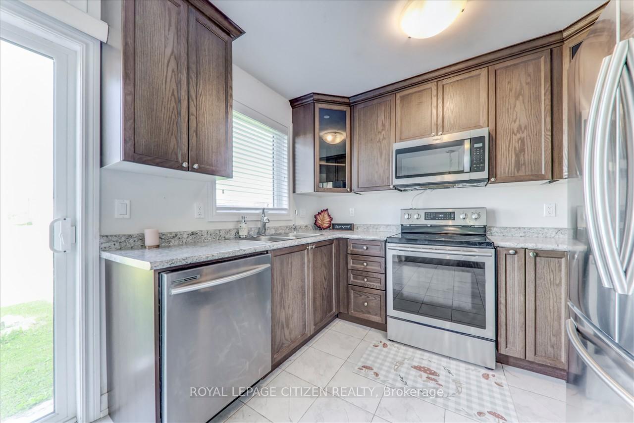 Photo 13 of 304 Van Dusen Avenue, Southgate — HOMEH