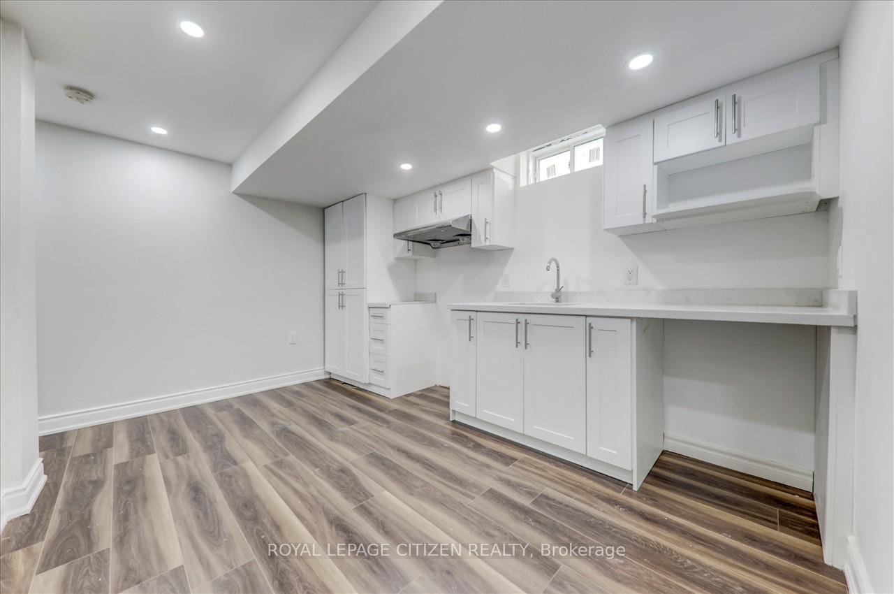 Photo 31 of 304 Van Dusen Avenue, Southgate — HOMEH