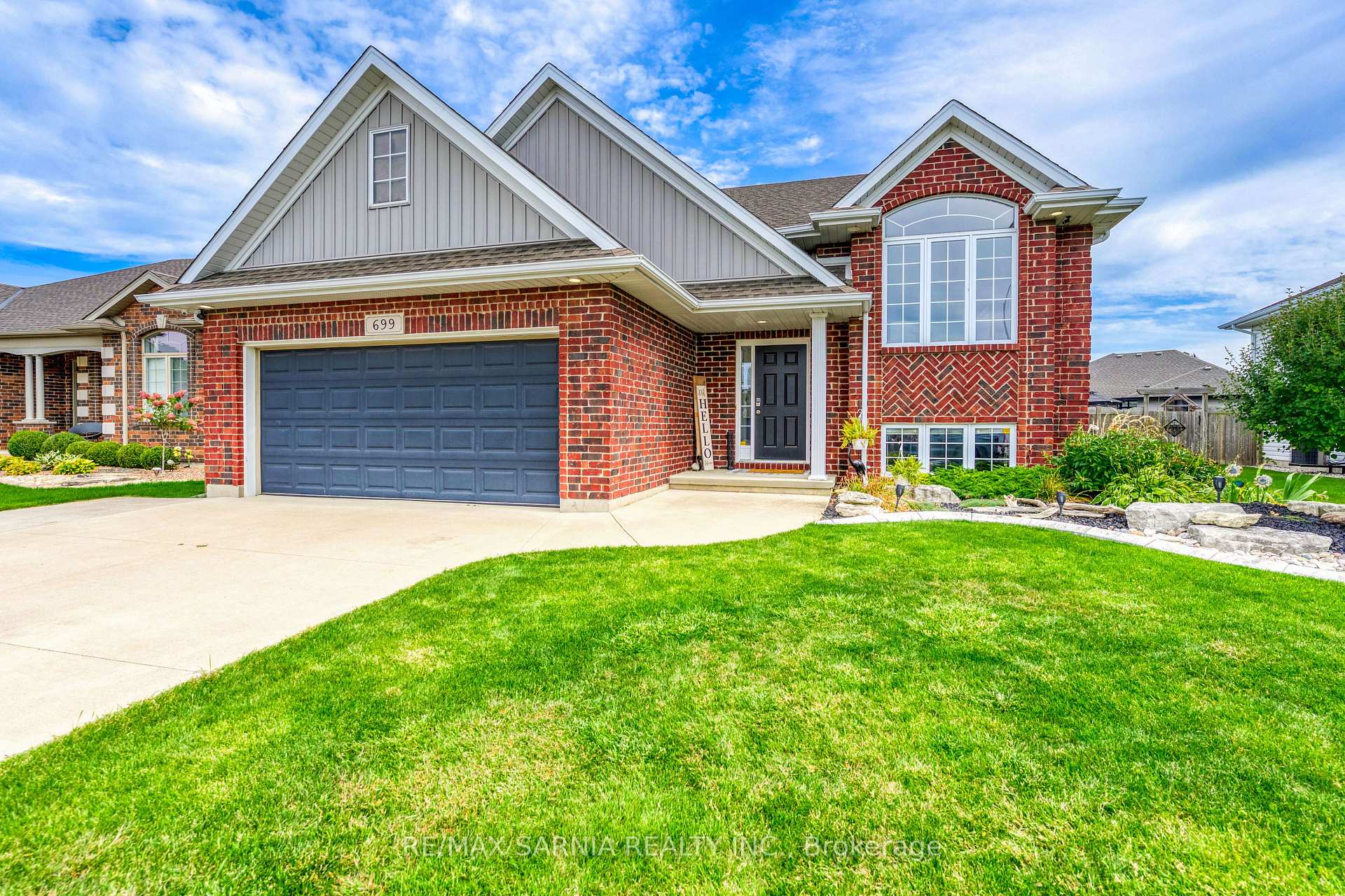 Photo 1 of 699 Bentinck Drive, St. Clair — HOMEH