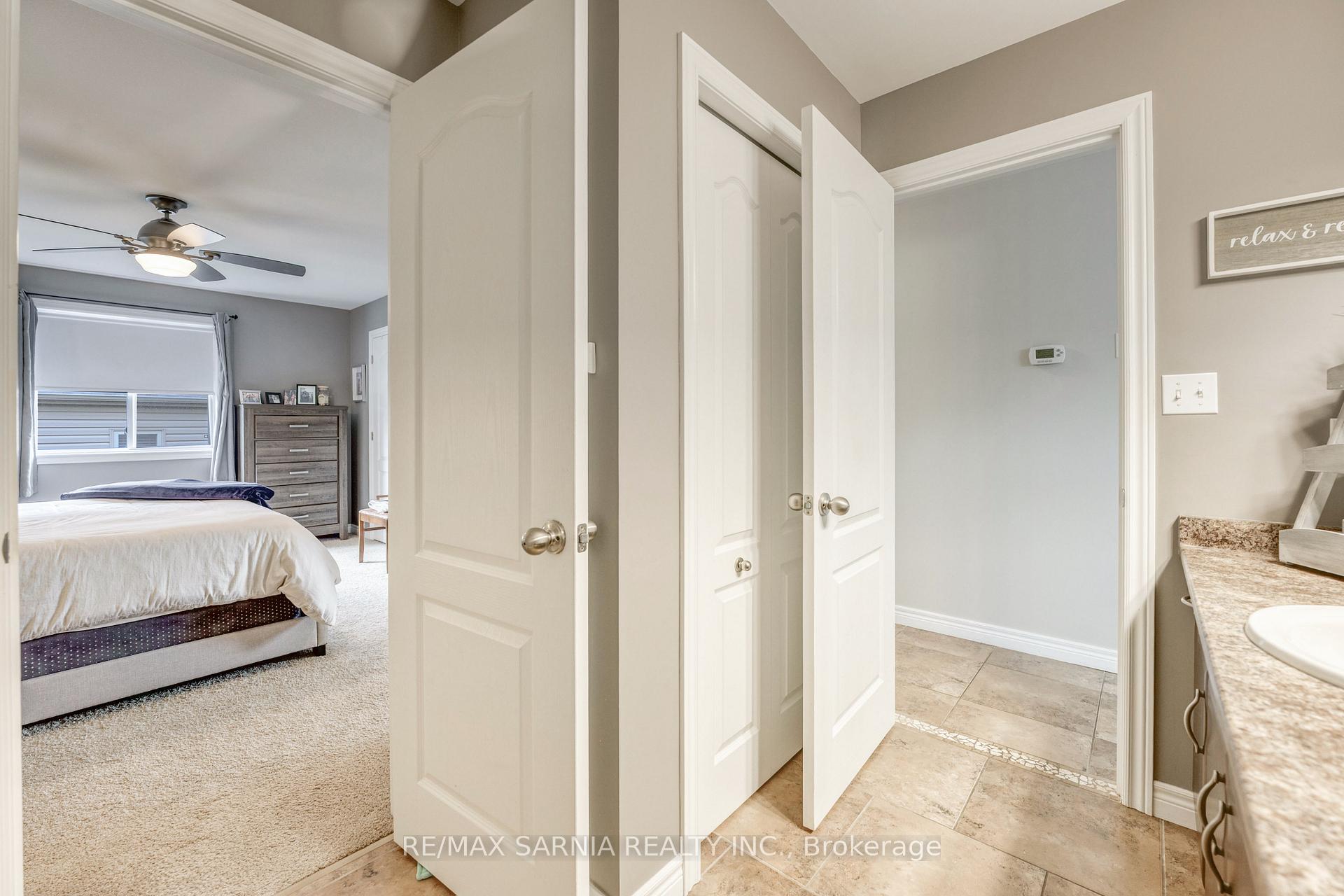 Photo 16 of 699 Bentinck Drive, St. Clair — HOMEH