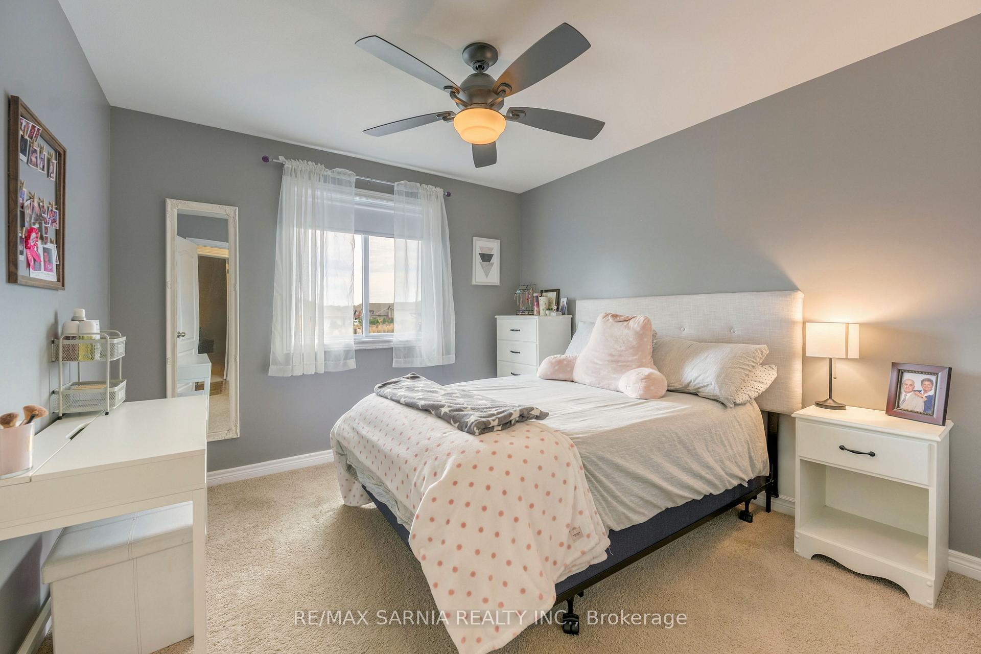 Photo 18 of 699 Bentinck Drive, St. Clair — HOMEH