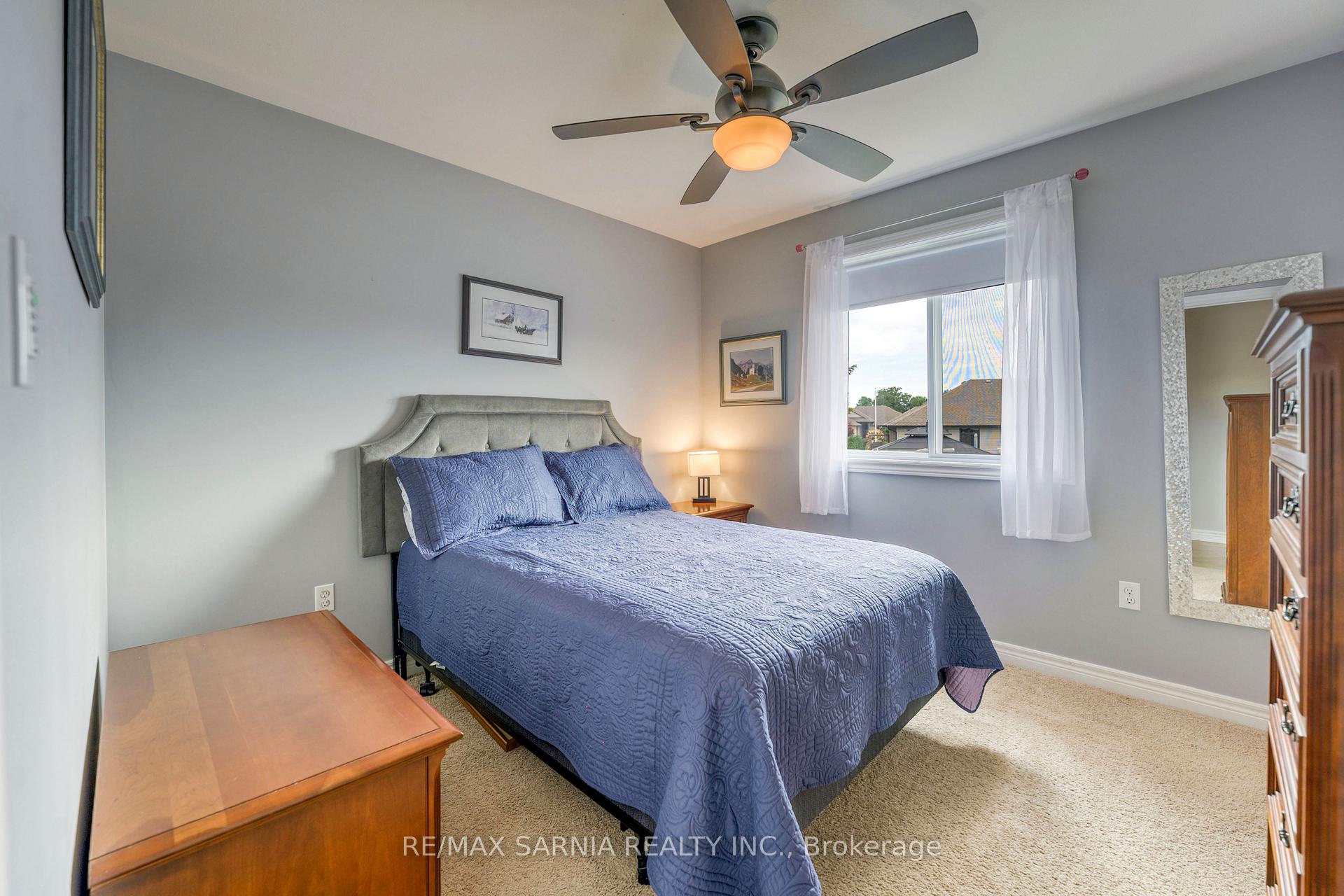 Photo 19 of 699 Bentinck Drive, St. Clair — HOMEH