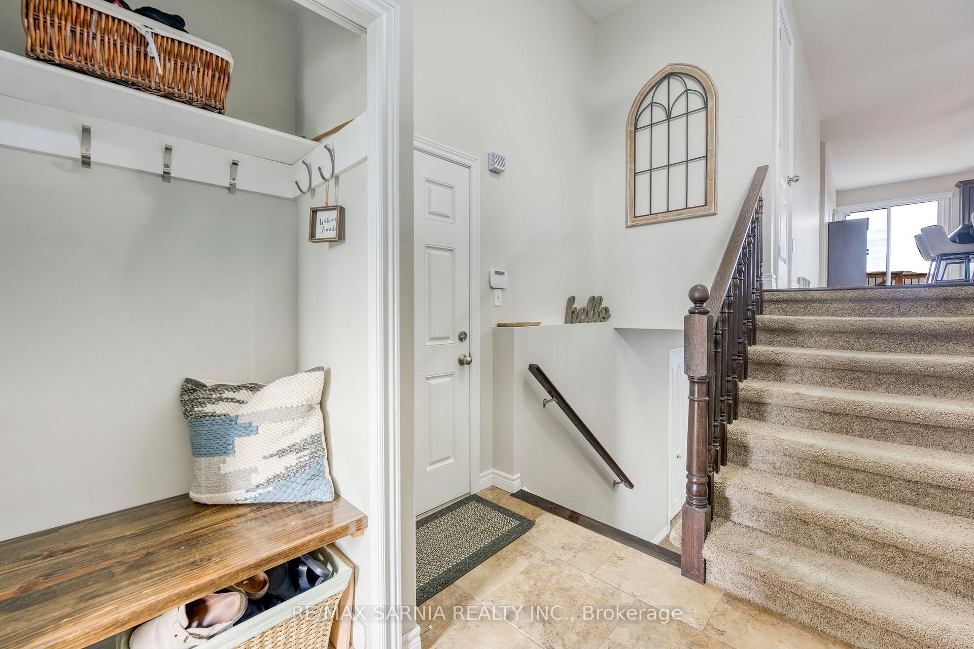 Photo 20 of 699 Bentinck Drive, St. Clair — HOMEH