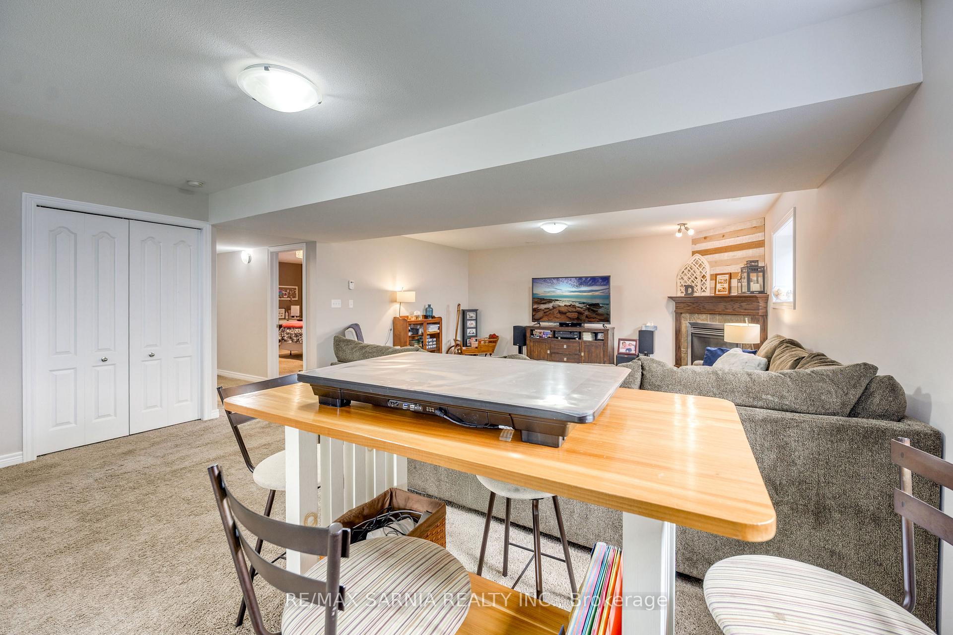 Photo 22 of 699 Bentinck Drive, St. Clair — HOMEH