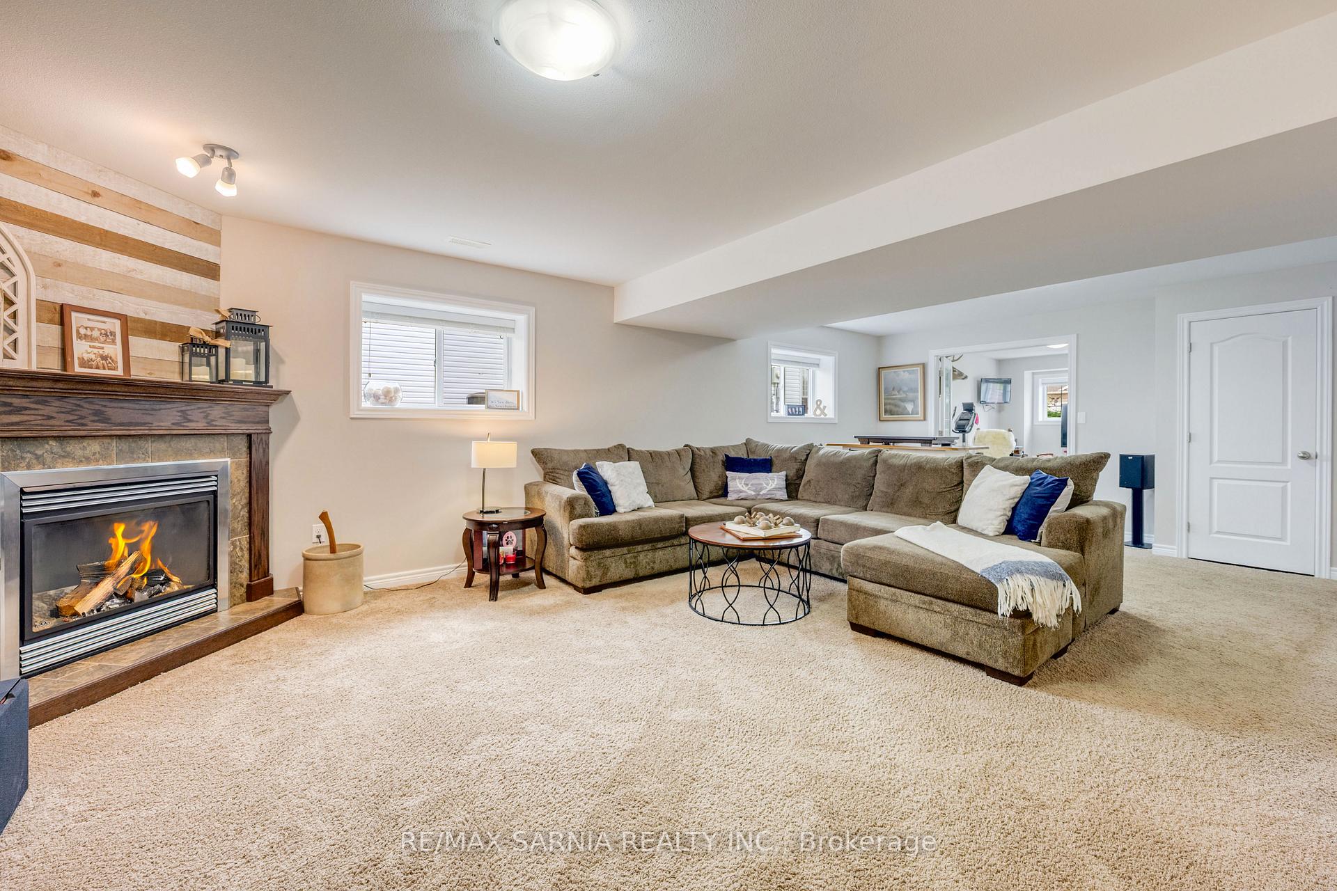 Photo 24 of 699 Bentinck Drive, St. Clair — HOMEH