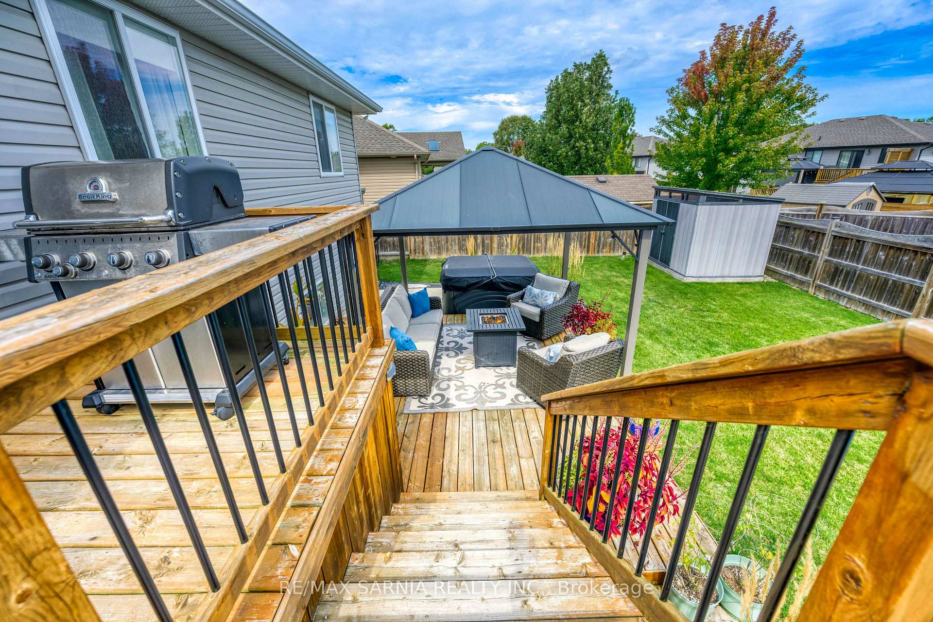 Photo 32 of 699 Bentinck Drive, St. Clair — HOMEH