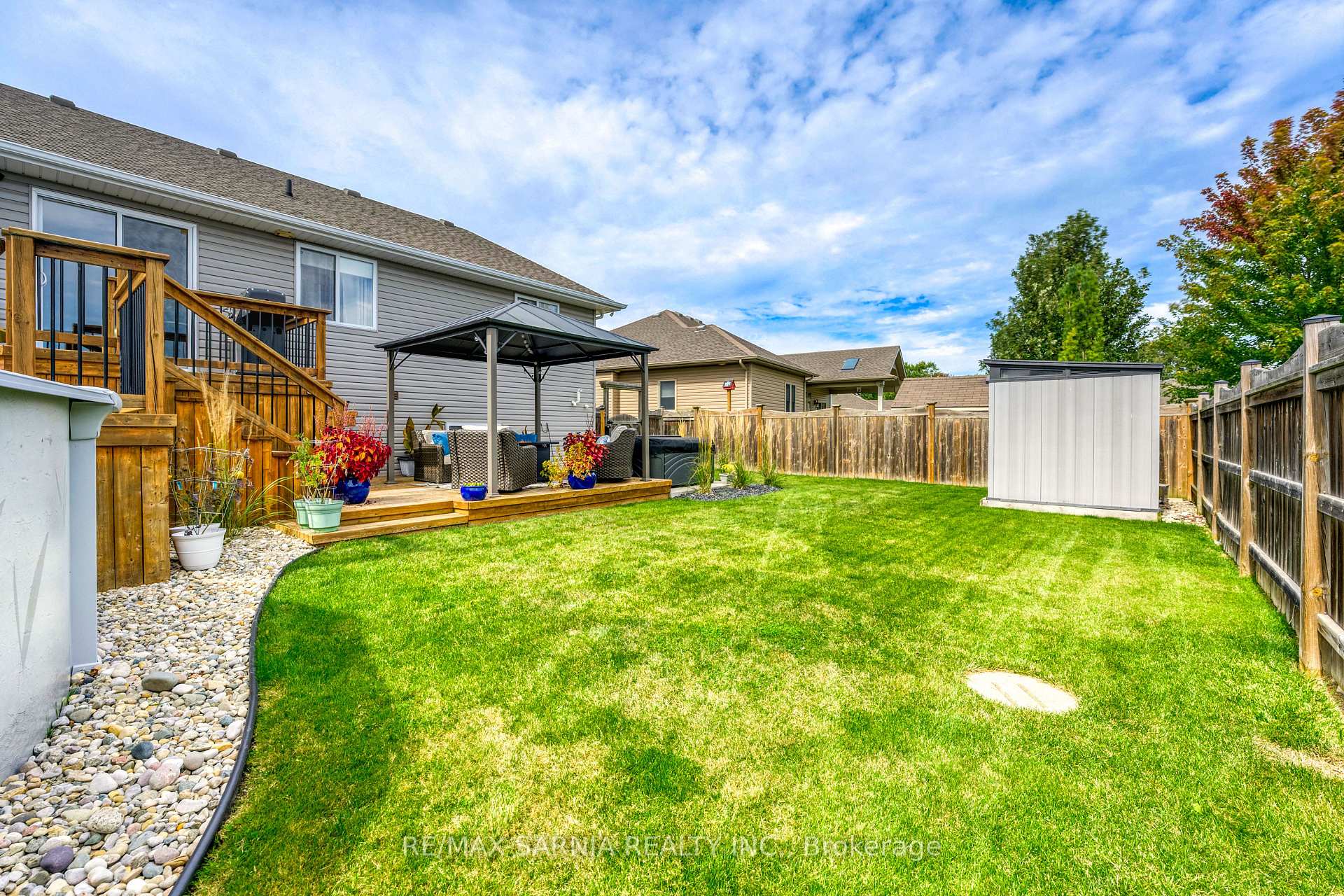 Photo 35 of 699 Bentinck Drive, St. Clair — HOMEH