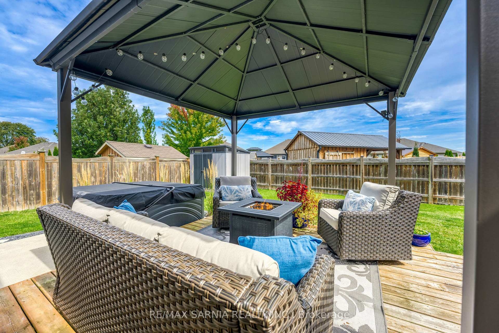 Photo 39 of 699 Bentinck Drive, St. Clair — HOMEH