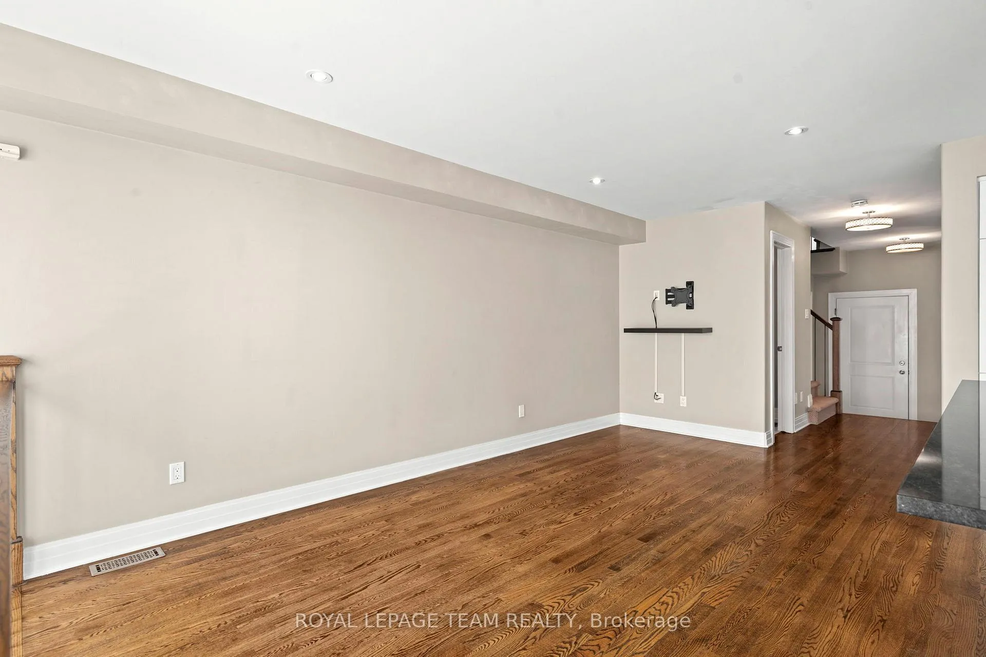 Photo 12 of 165 Woodhurst Crescent, Ottawa, Stittsville (South) — HOMEH