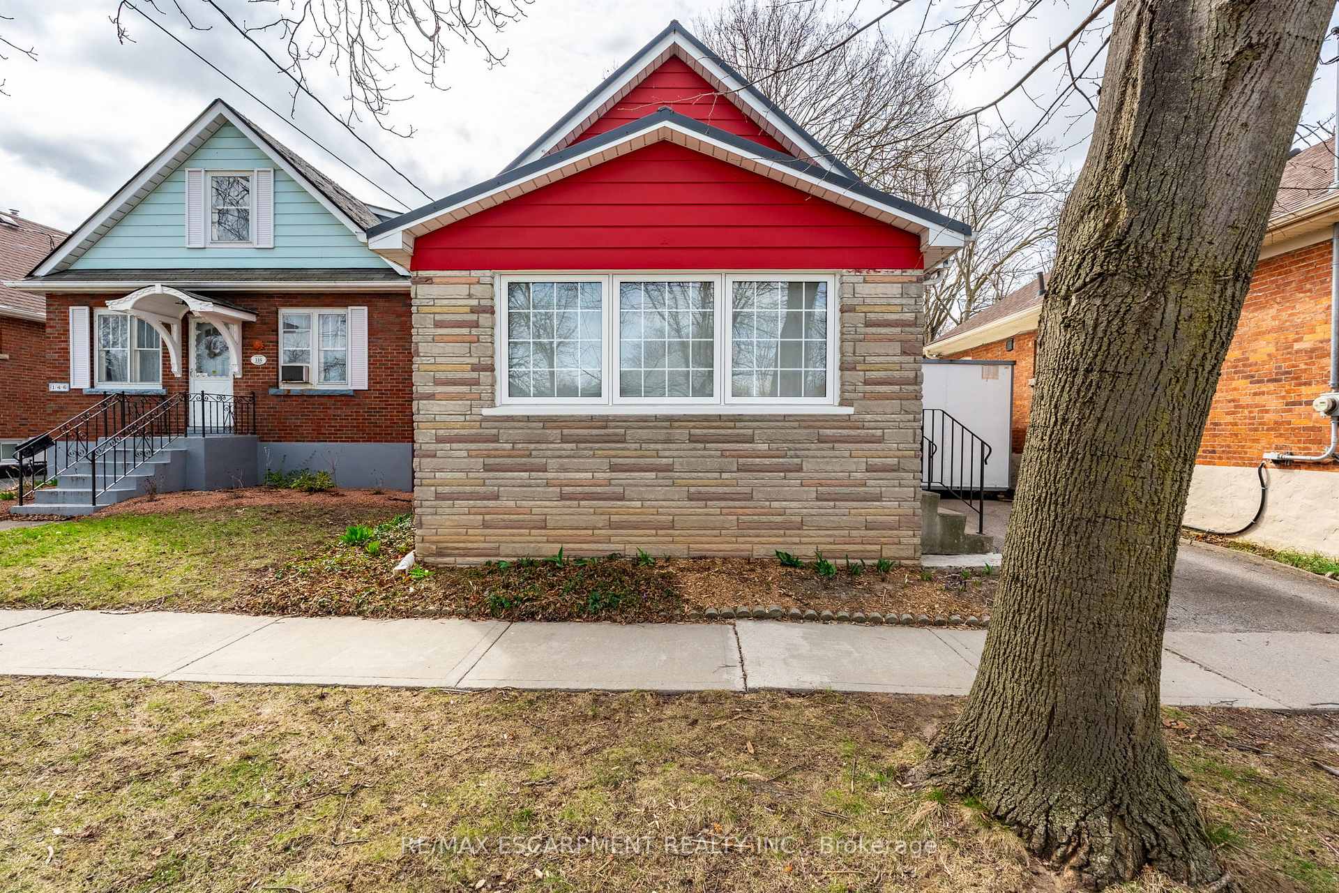 Photo 2 of 144 Dufferin Street E, St. Catharines, Downtown — HOMEH