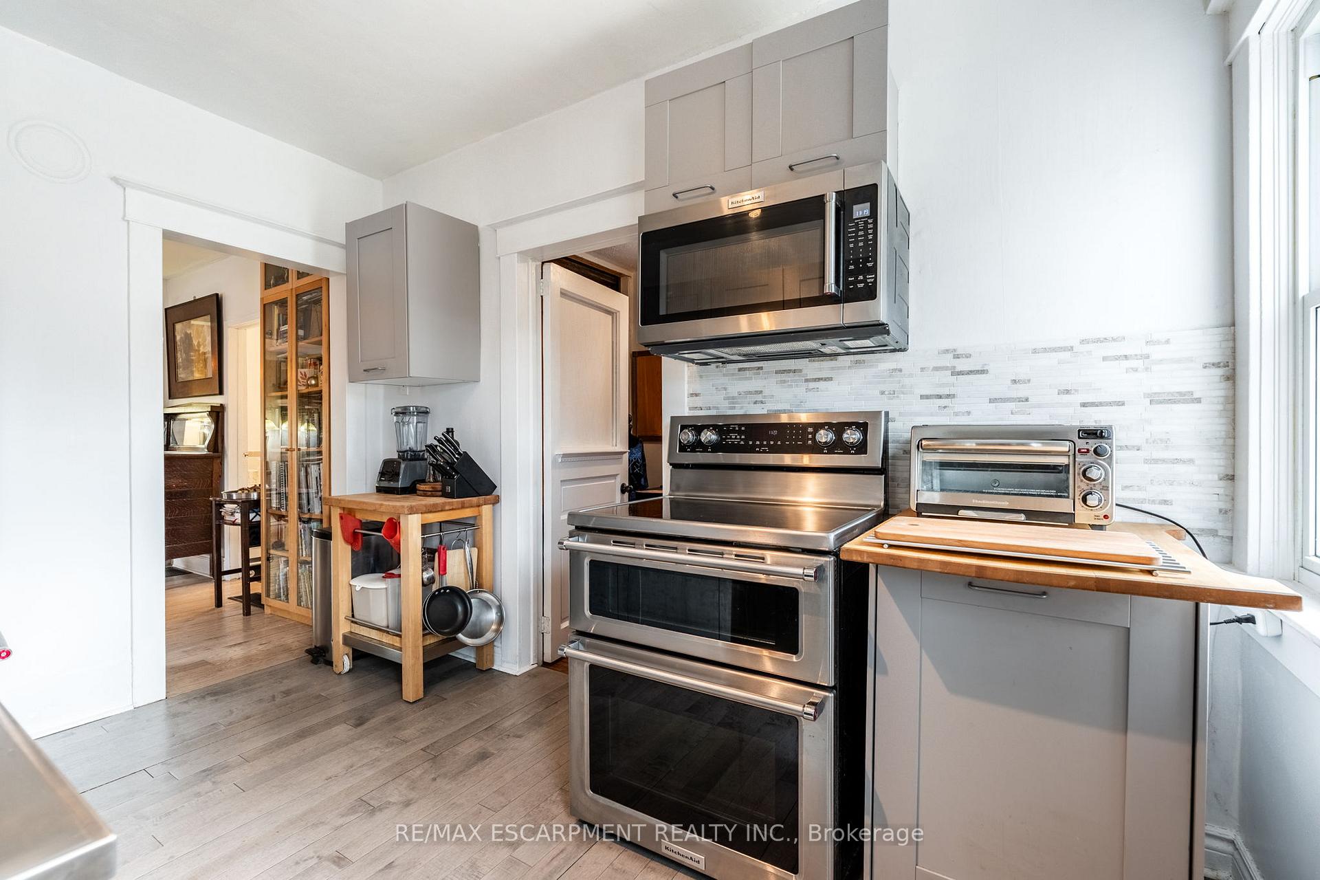Photo 11 of 144 Dufferin Street E, St. Catharines, Downtown — HOMEH