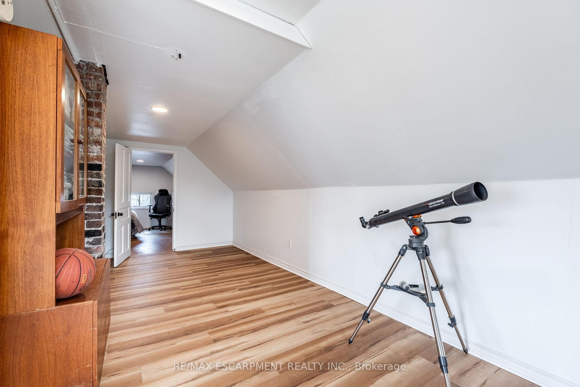 Photo 19 of 144 Dufferin Street E, St. Catharines, Downtown — HOMEH