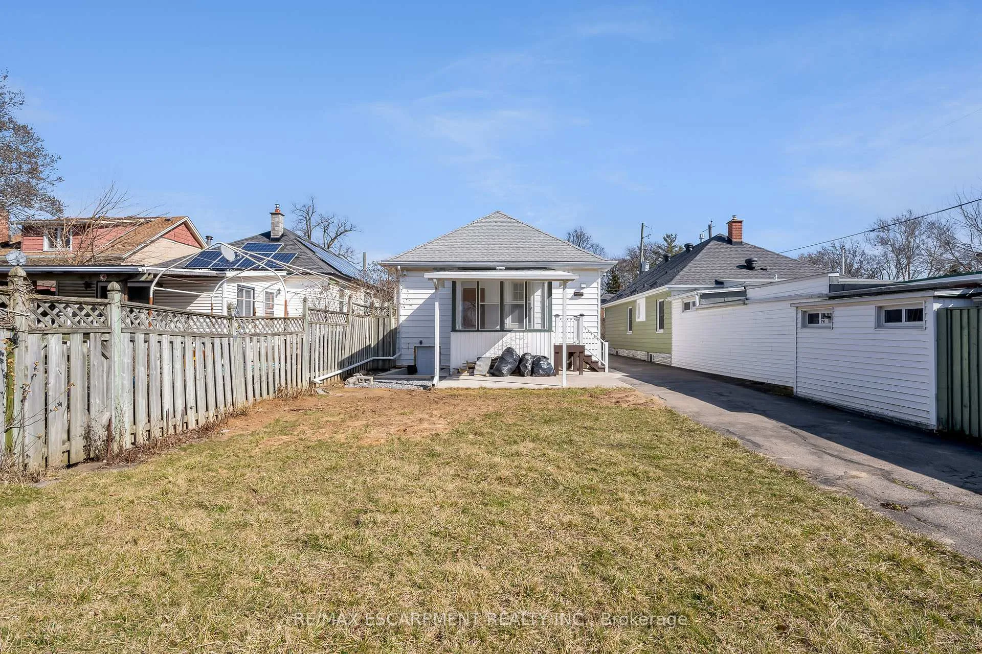 Photo 3 of Unit 2, 229 Geneva Street, St. Catharines, Downtown — HOMEH