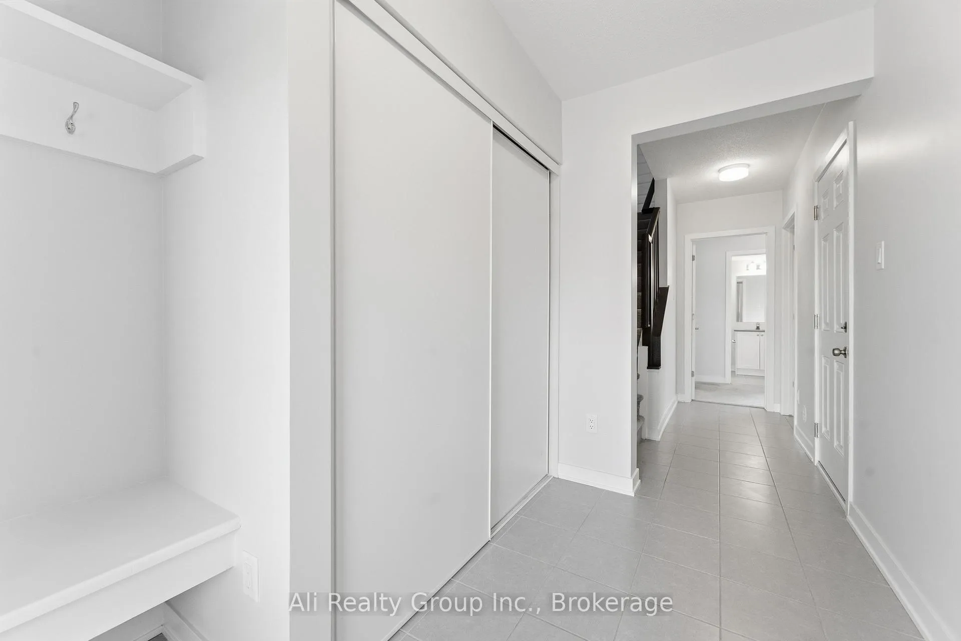 Photo 2 of 750 Kinstead Private, Ottawa, Stittsville (North) — HOMEH