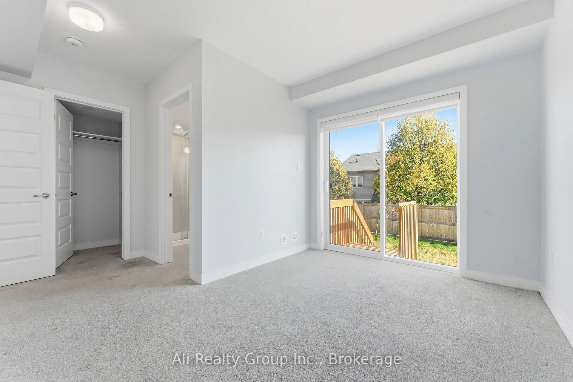 Photo 5 of 750 Kinstead Private, Ottawa, Stittsville (North) — HOMEH