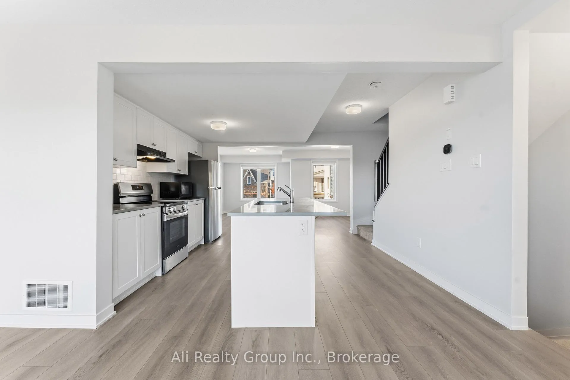 Photo 13 of 750 Kinstead Private, Ottawa, Stittsville (North) — HOMEH