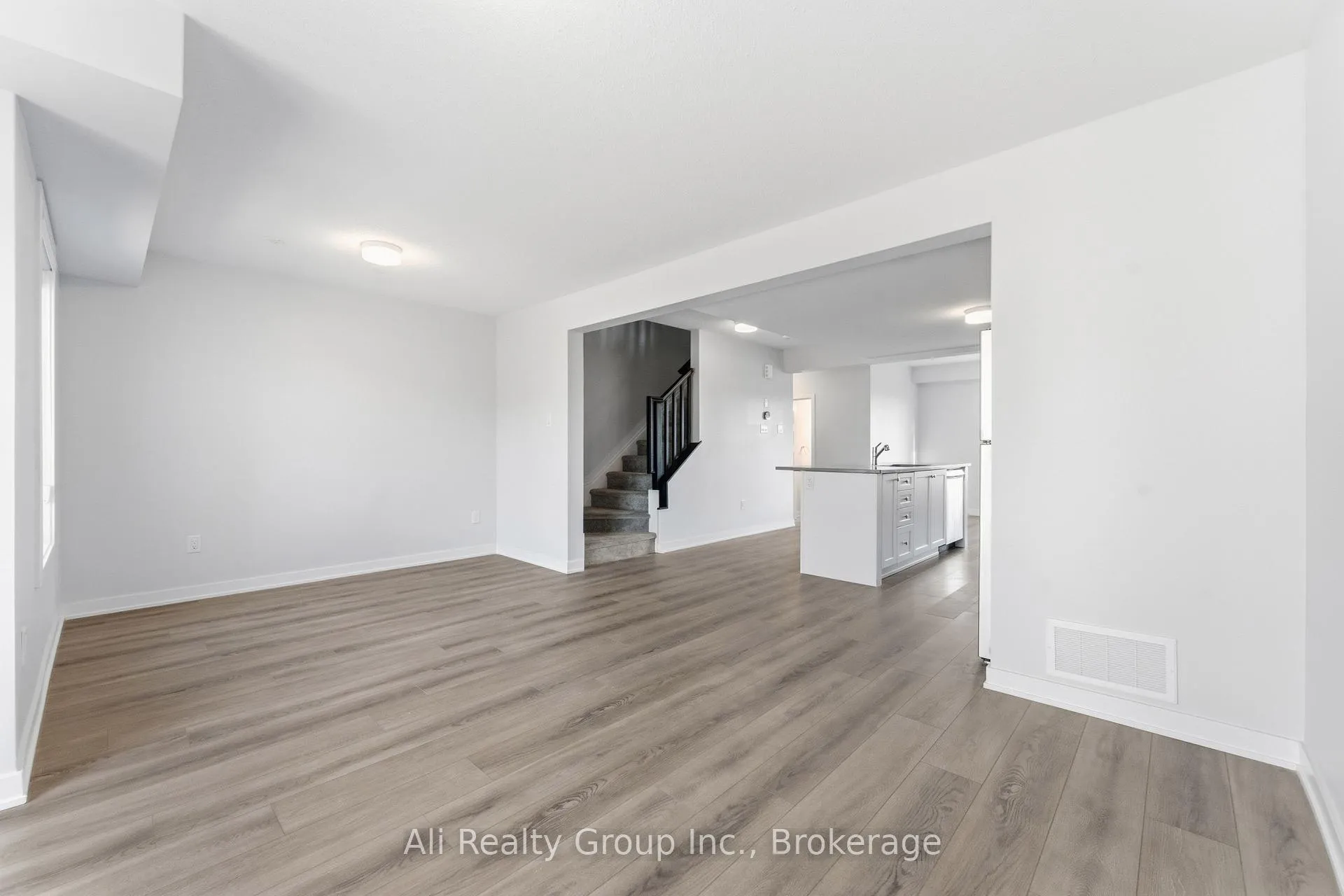 Photo 18 of 750 Kinstead Private, Ottawa, Stittsville (North) — HOMEH