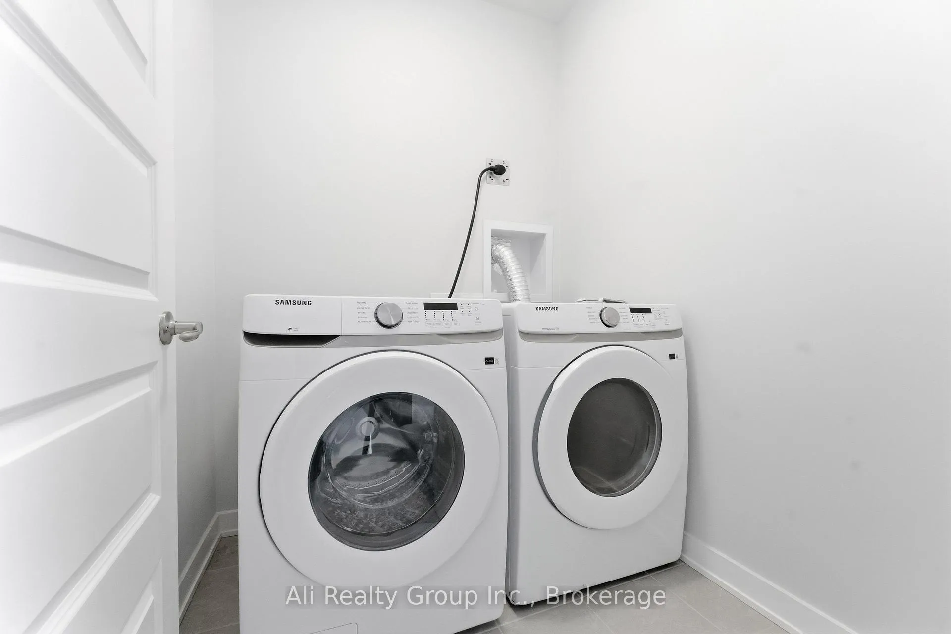 Photo 23 of 750 Kinstead Private, Ottawa, Stittsville (North) — HOMEH