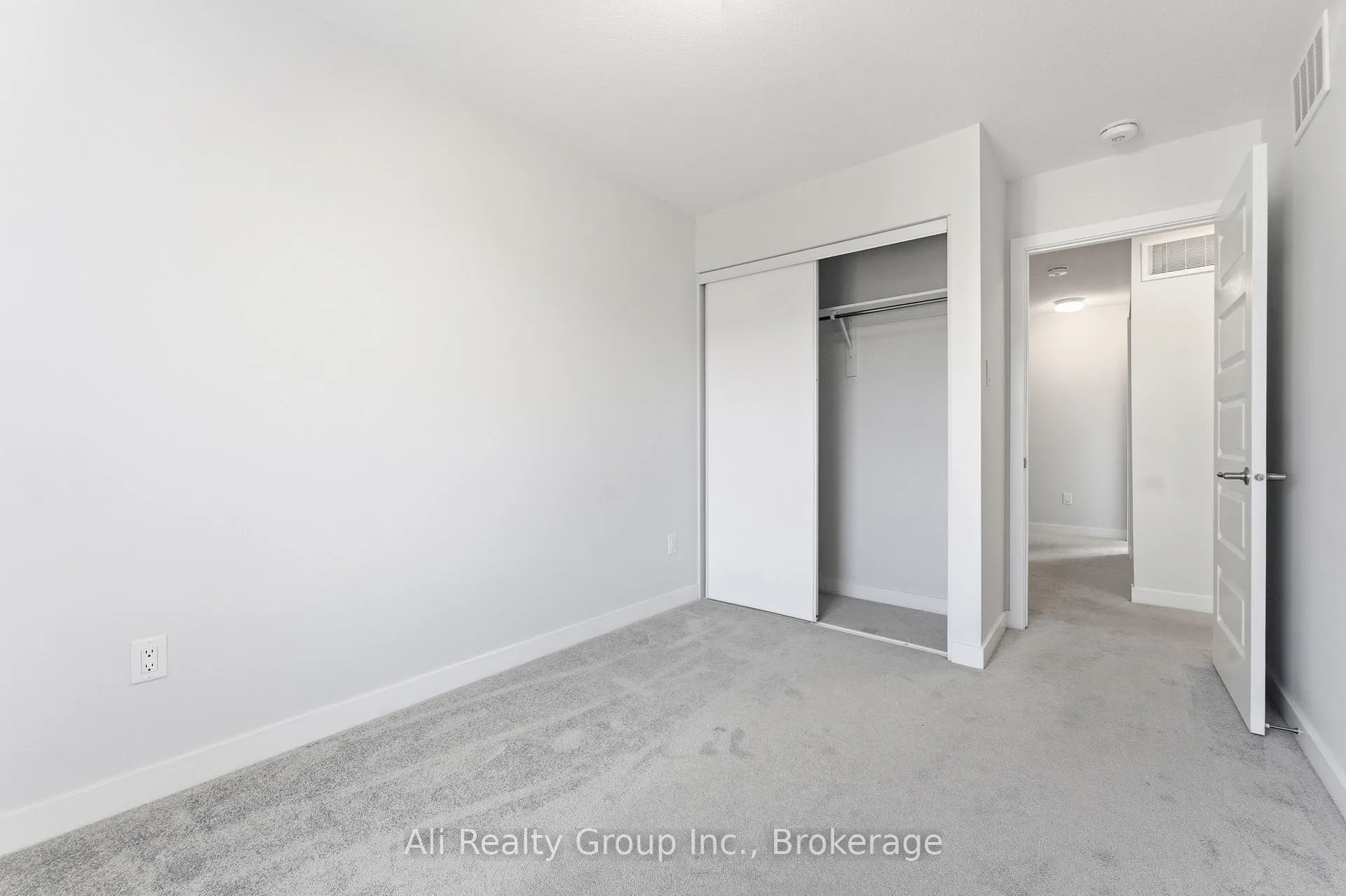 Photo 26 of 750 Kinstead Private, Ottawa, Stittsville (North) — HOMEH