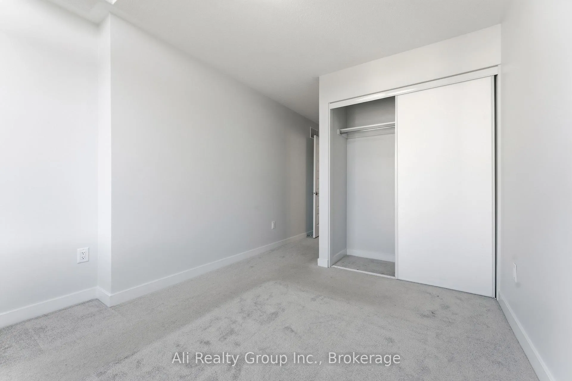 Photo 29 of 750 Kinstead Private, Ottawa, Stittsville (North) — HOMEH