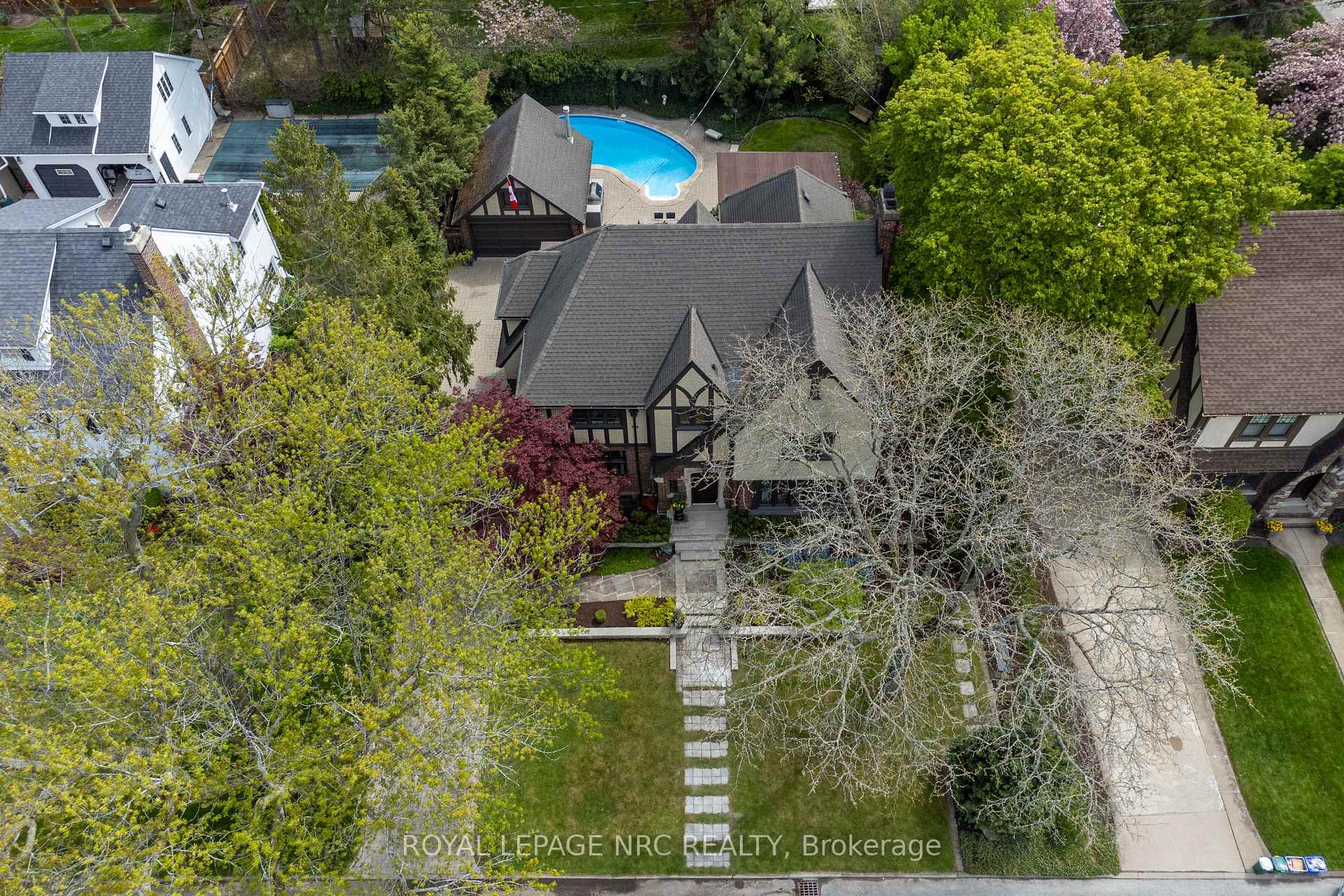 Photo 3 of 57 Hillcrest Avenue, St. Catharines, Old Glenridge — HOMEH