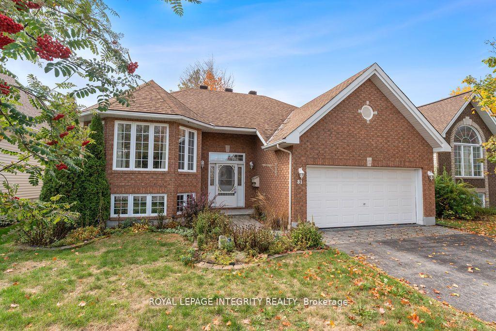 Photo 2 of 81 Lloydalex Crescent, Ottawa, Stittsville (North) — HOMEH