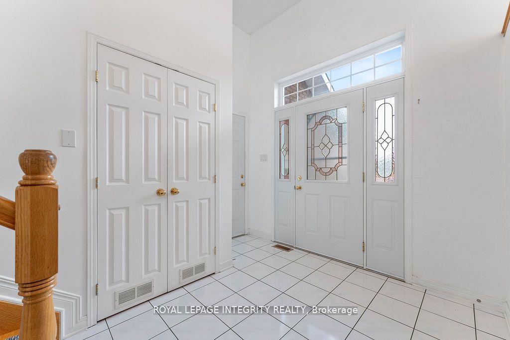 Photo 3 of 81 Lloydalex Crescent, Ottawa, Stittsville (North) — HOMEH