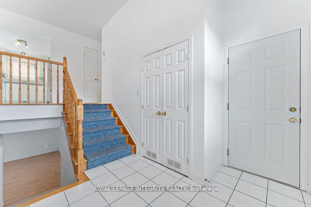 Photo 4 of 81 Lloydalex Crescent, Ottawa, Stittsville (North) — HOMEH