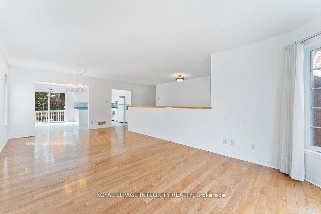 Photo 11 of 81 Lloydalex Crescent, Ottawa, Stittsville (North) — HOMEH